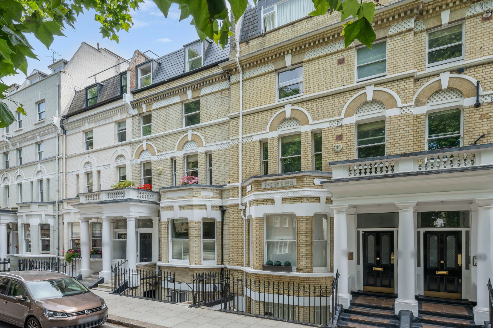 2 bedroom flat for sale 0