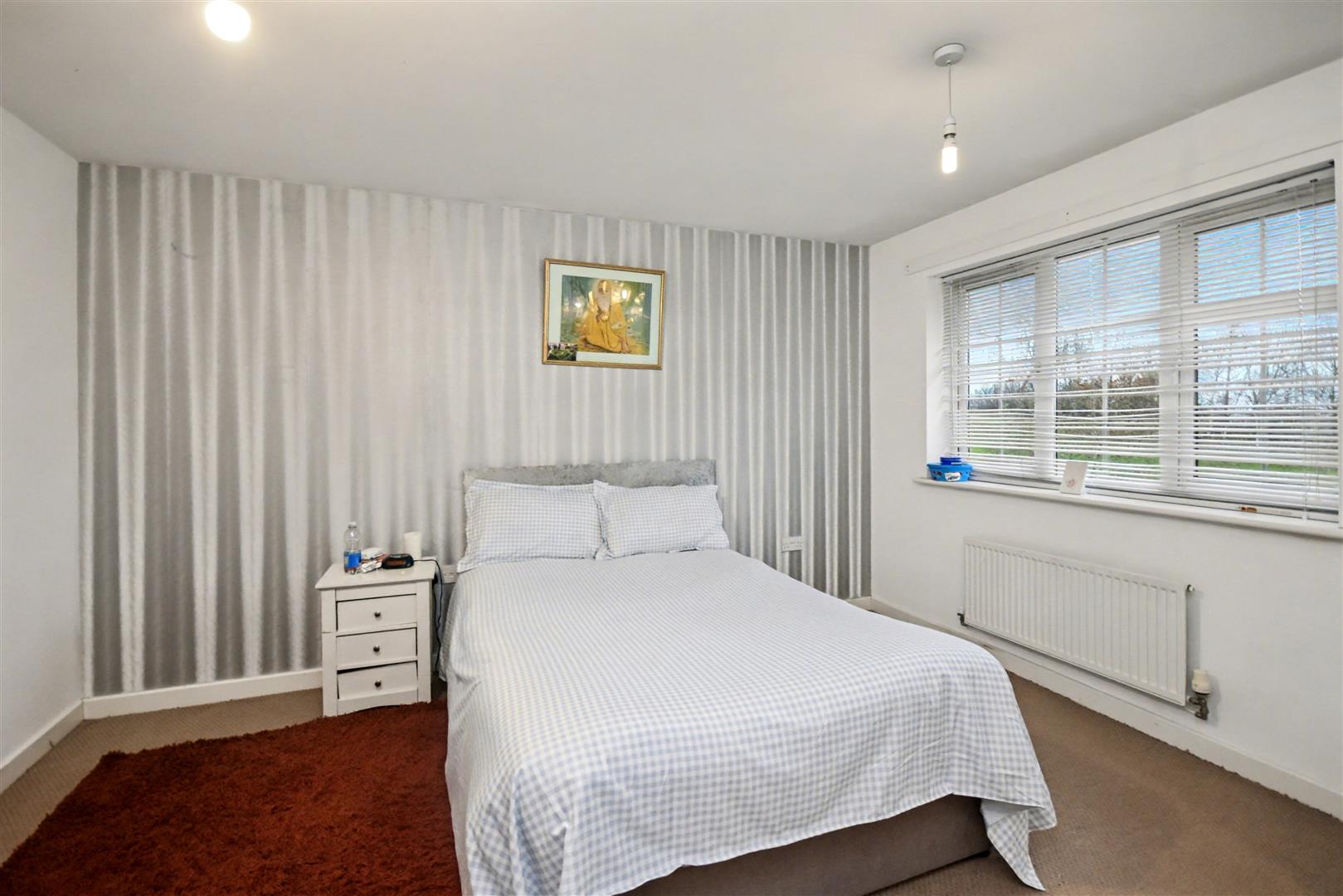 463, Lyveden Way, Corby photo 3
