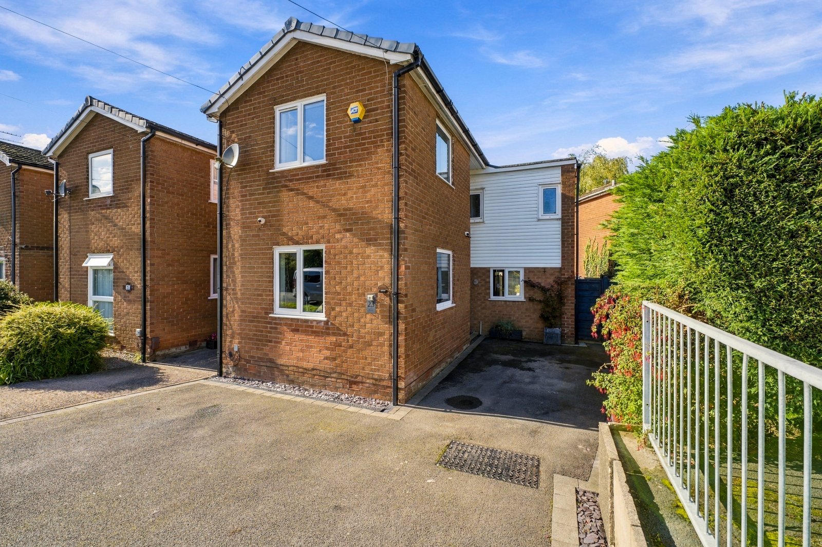 3 bed link detached house for sale