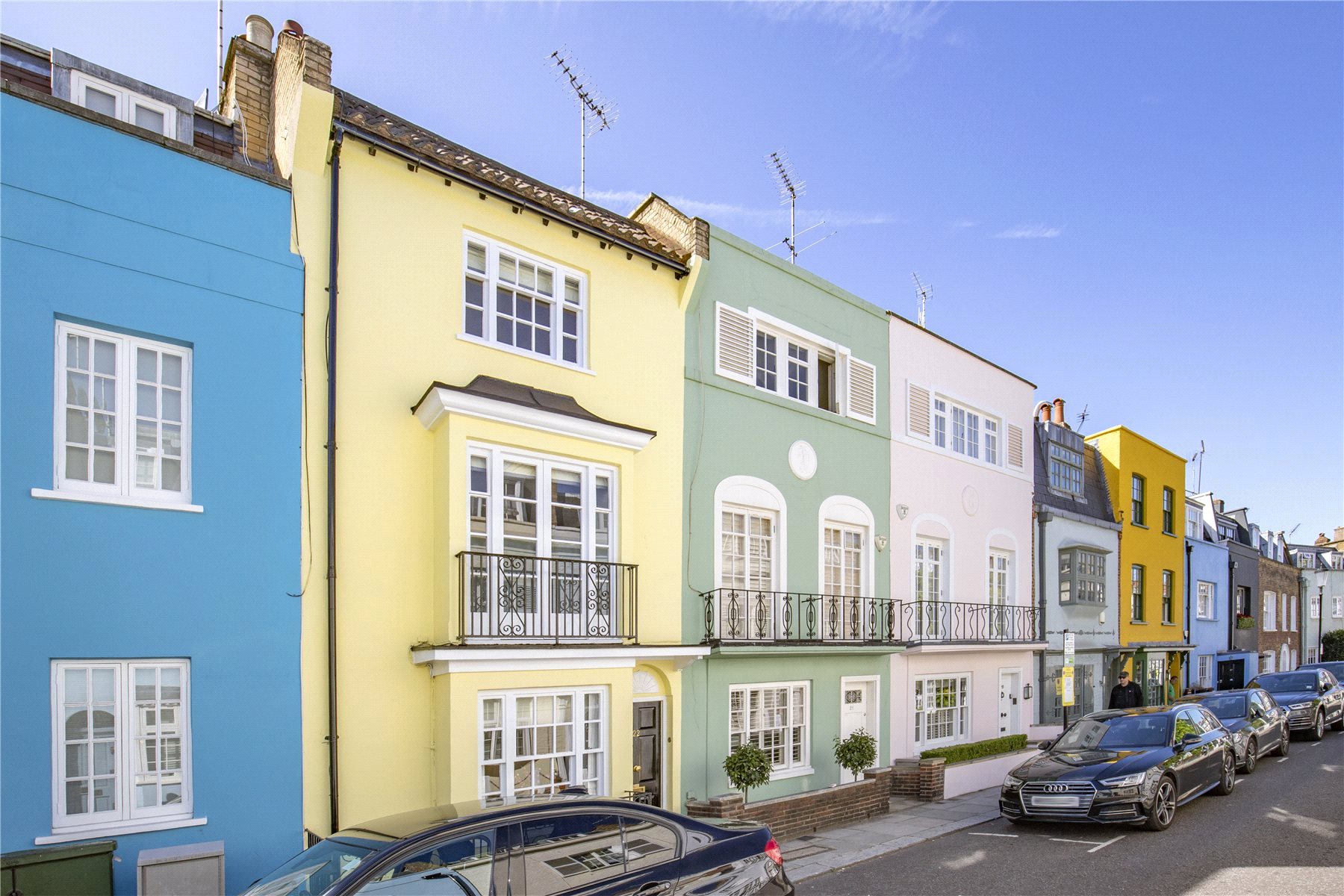 3 bedroom flat for sale