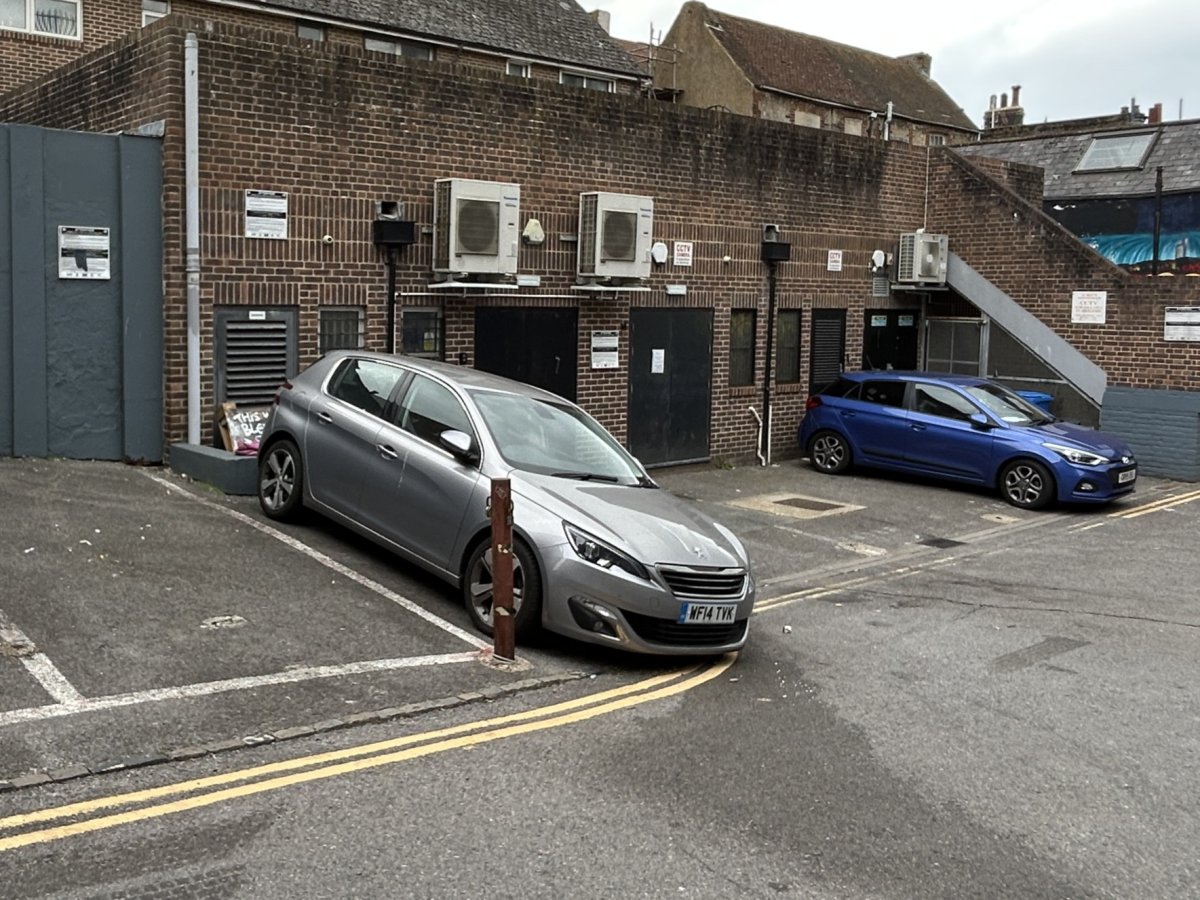 Parking Space 3, Bond Street Laine, Round Hill photo 2