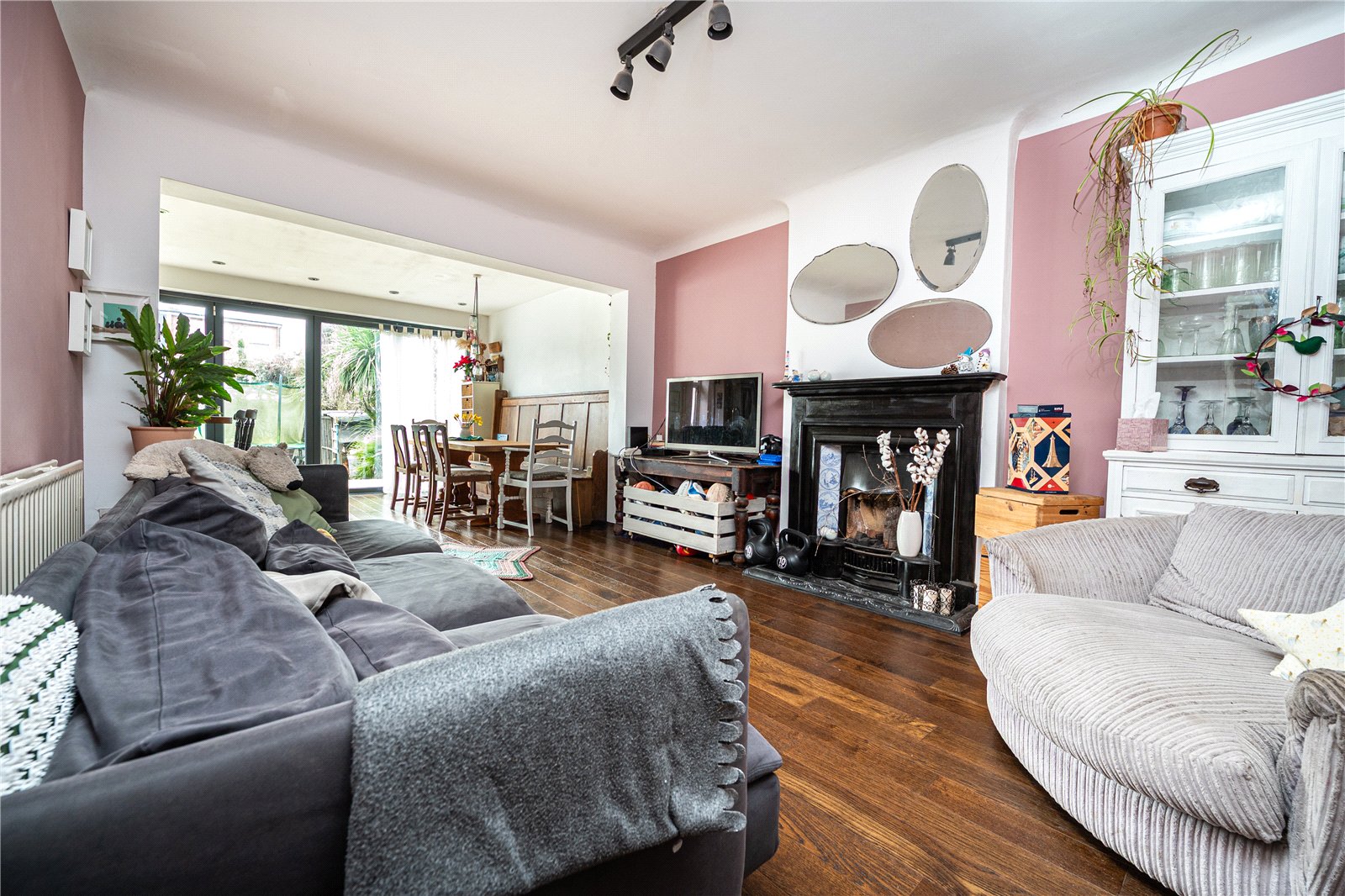 7 bedroom link-detached house for sale 0