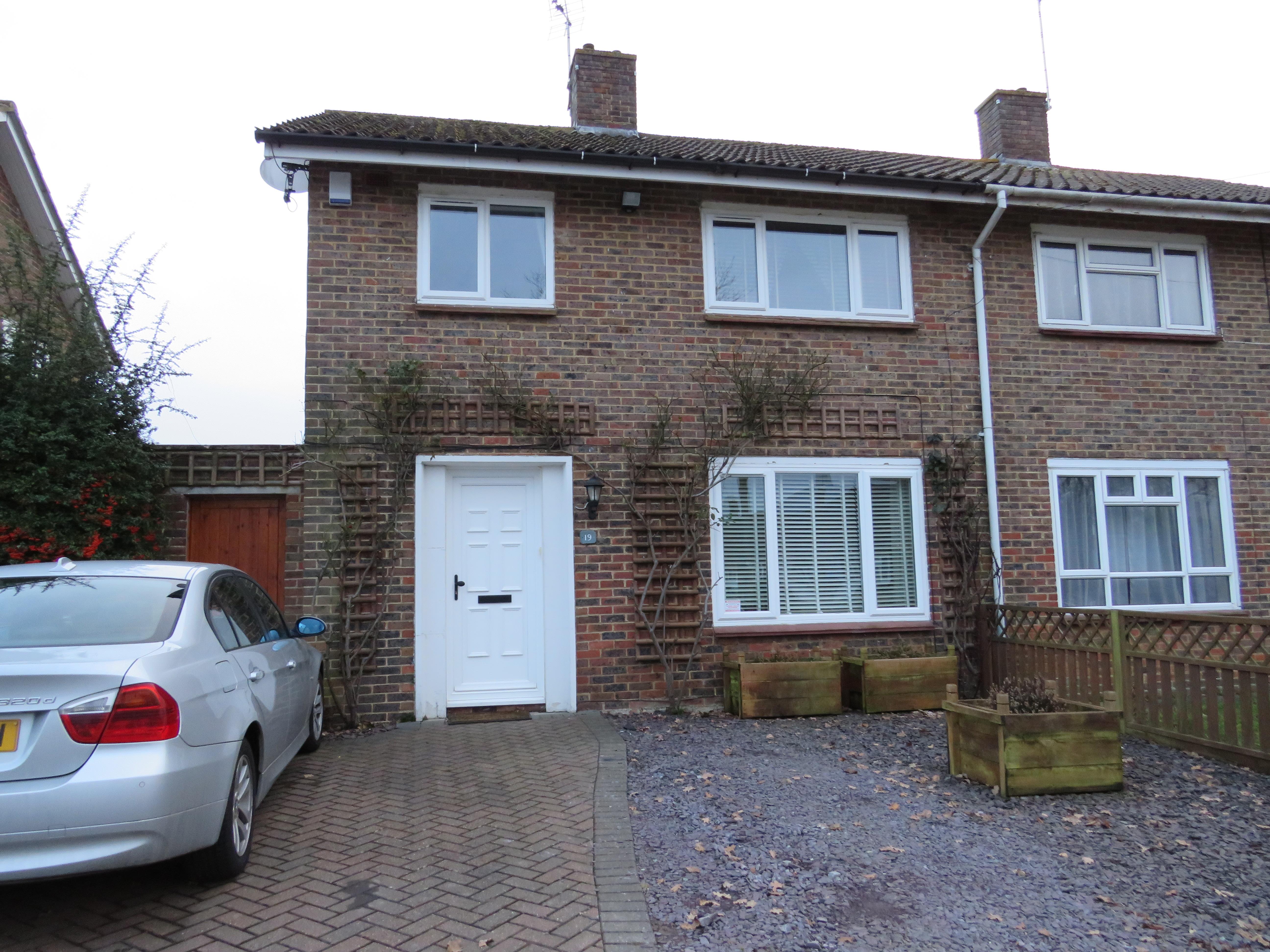 Free property report 19, Scott Road, Crawley, RH10 5DA - Chimnie