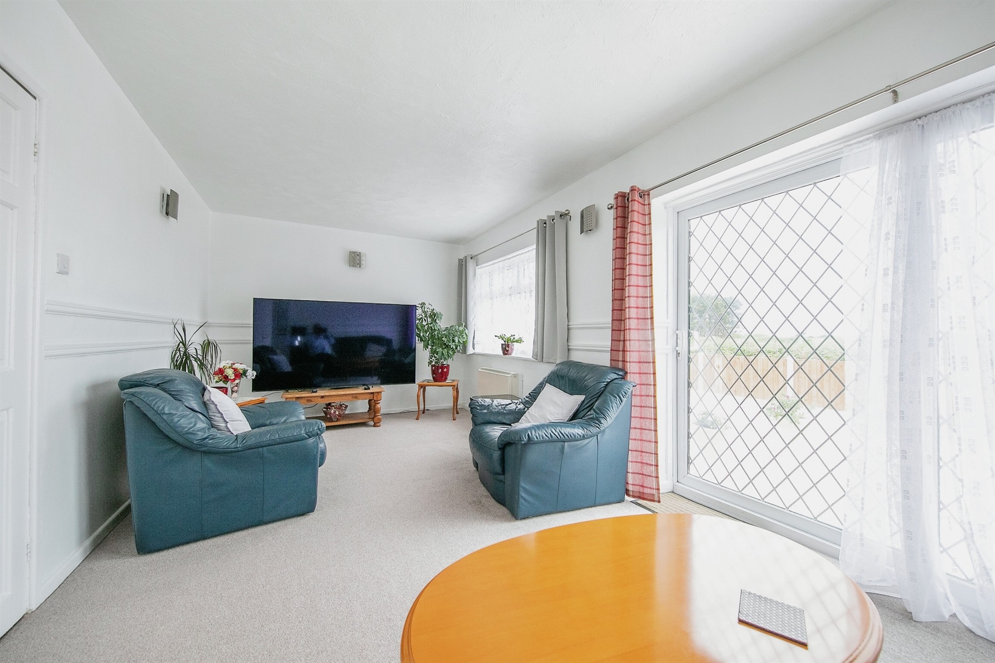 Photos of Meadow Way, Jaywick, ClactonOnSea CO15 64804112