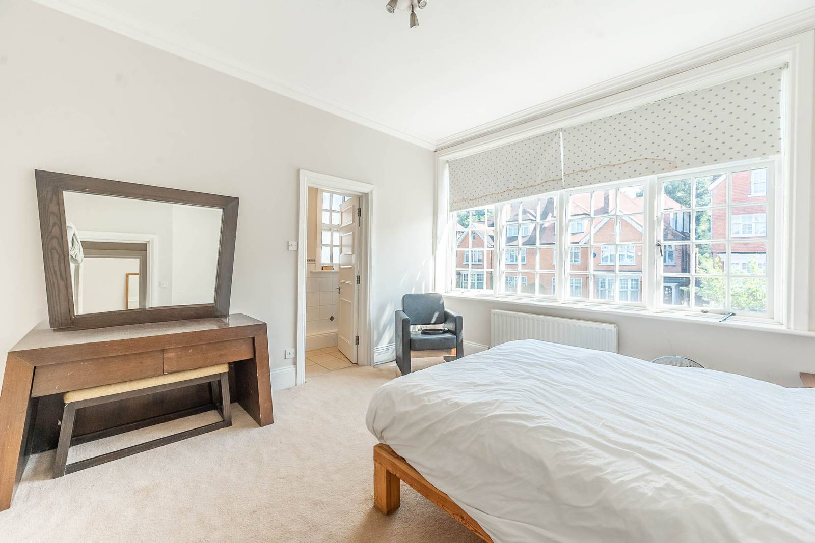 3 bedroom flat for sale 0