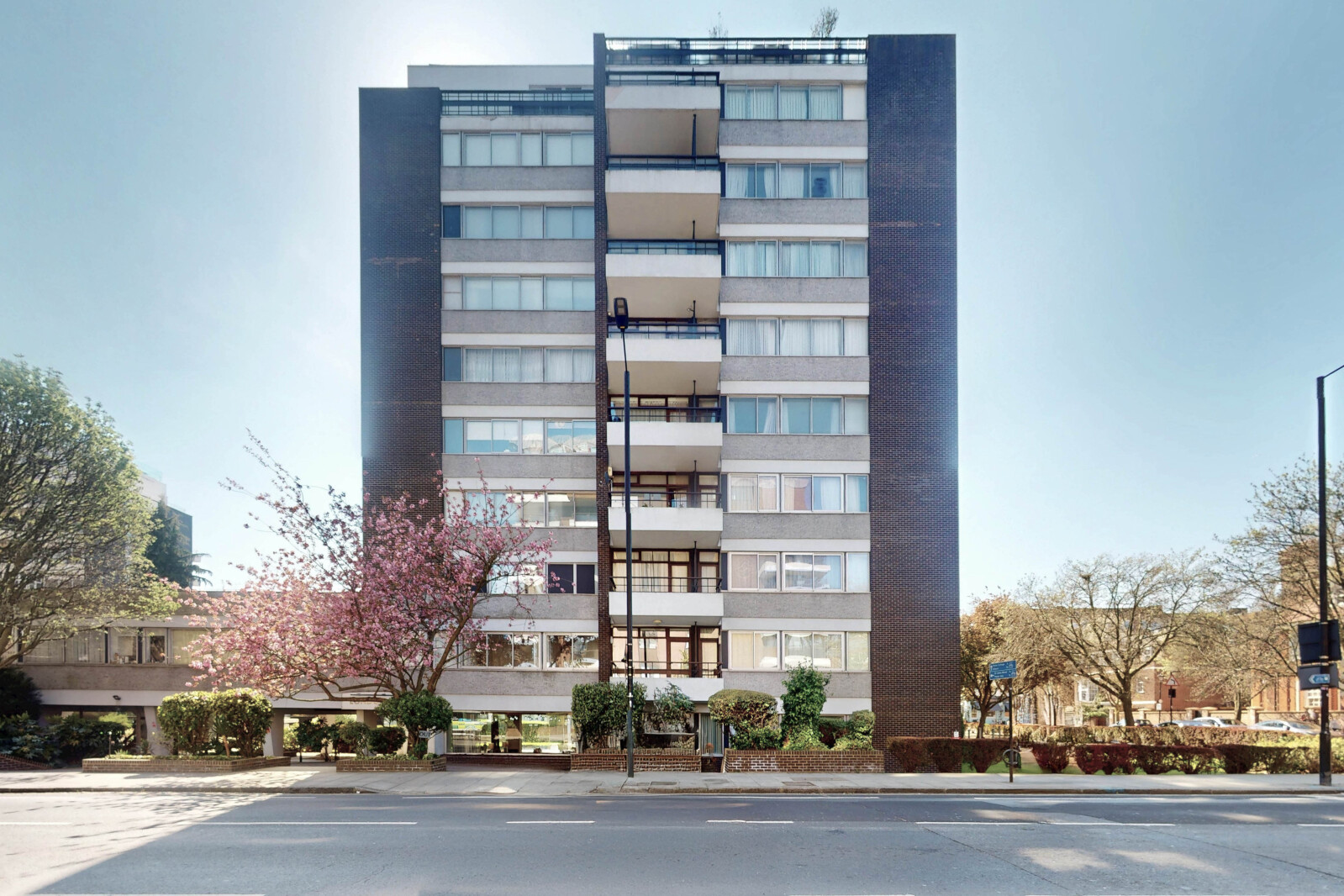 3 bedroom flat for sale 0