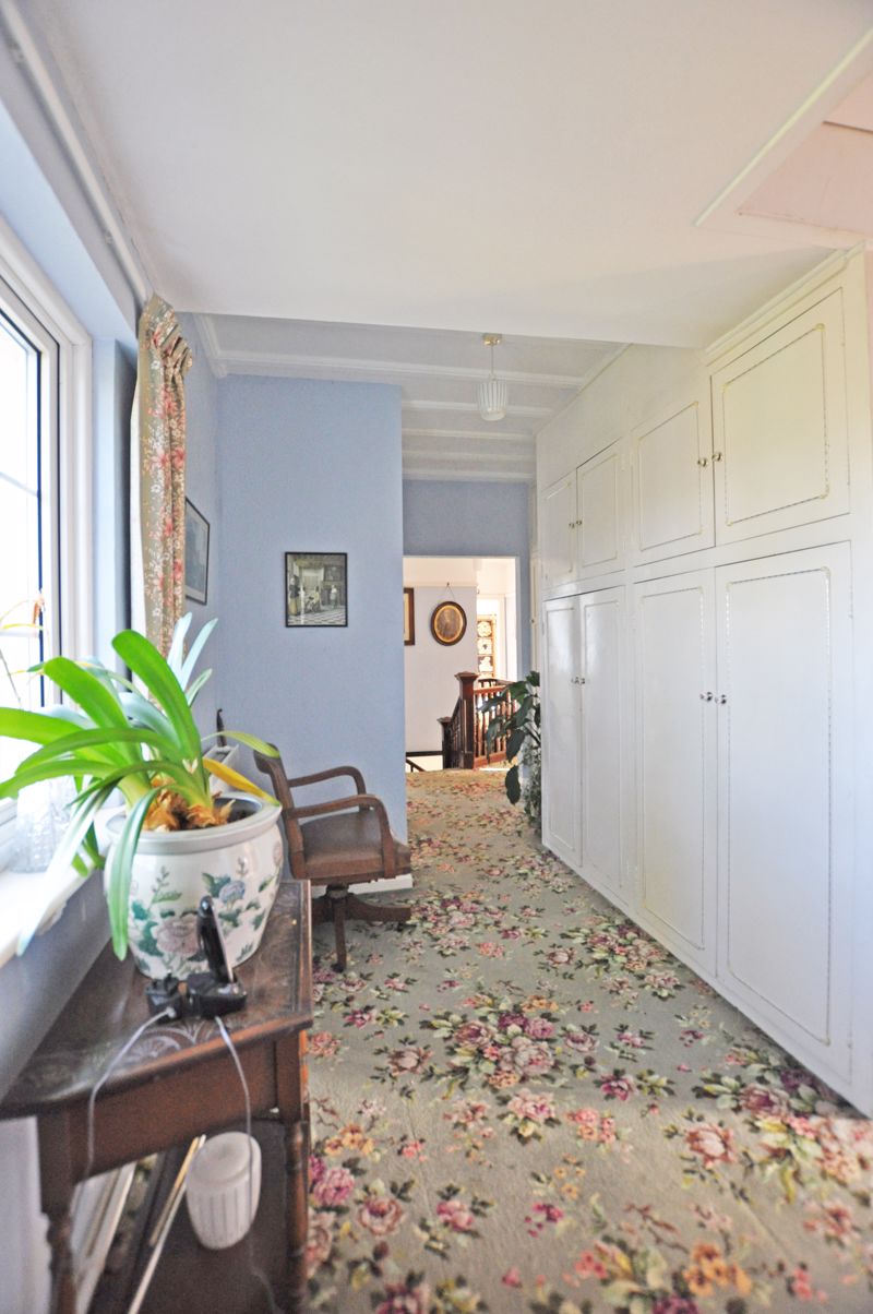 Photos of Beautiful Family House, Ridgeway, Newport NP20 61725786