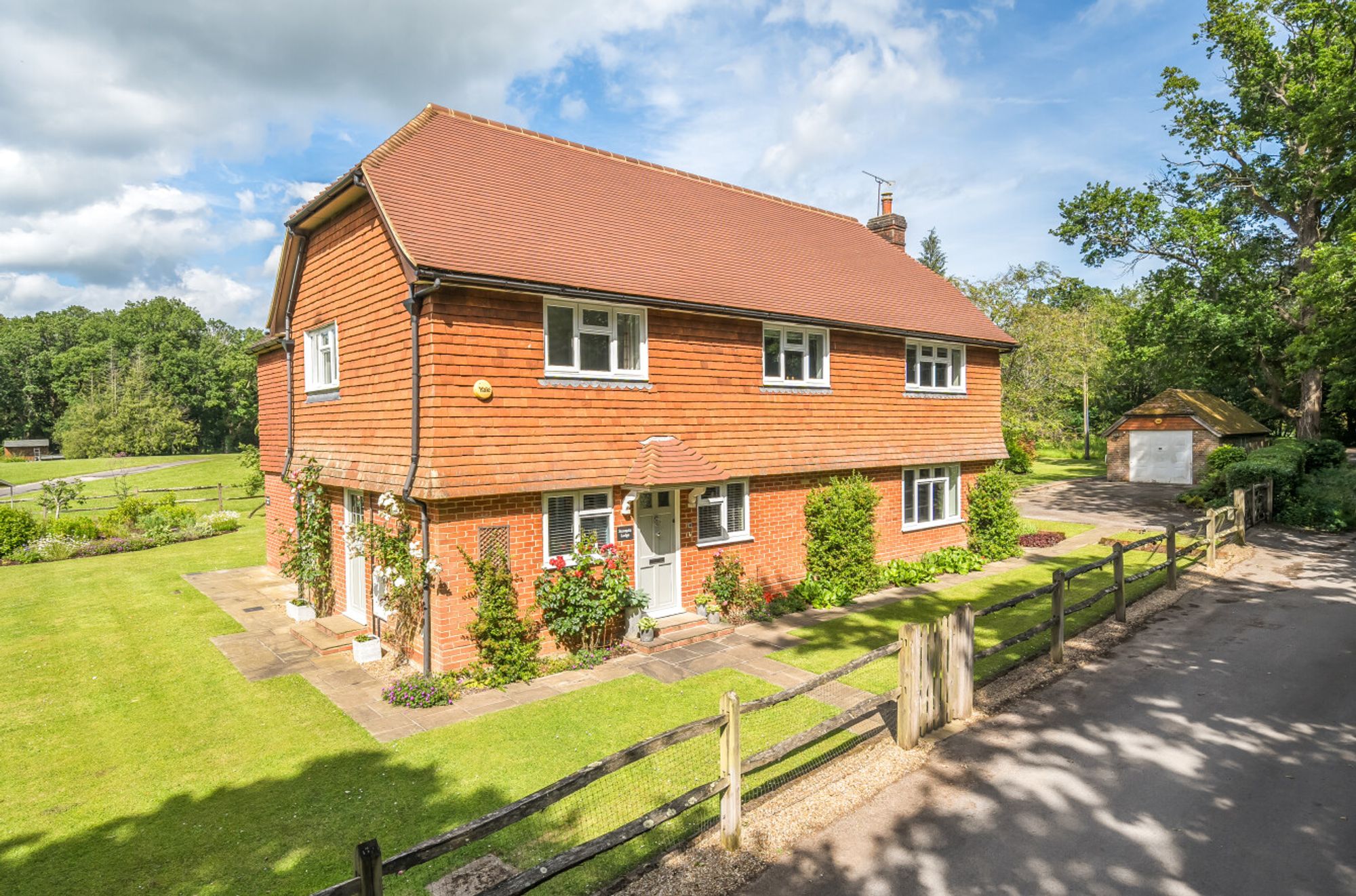 5 bedroom detached house for sale 0