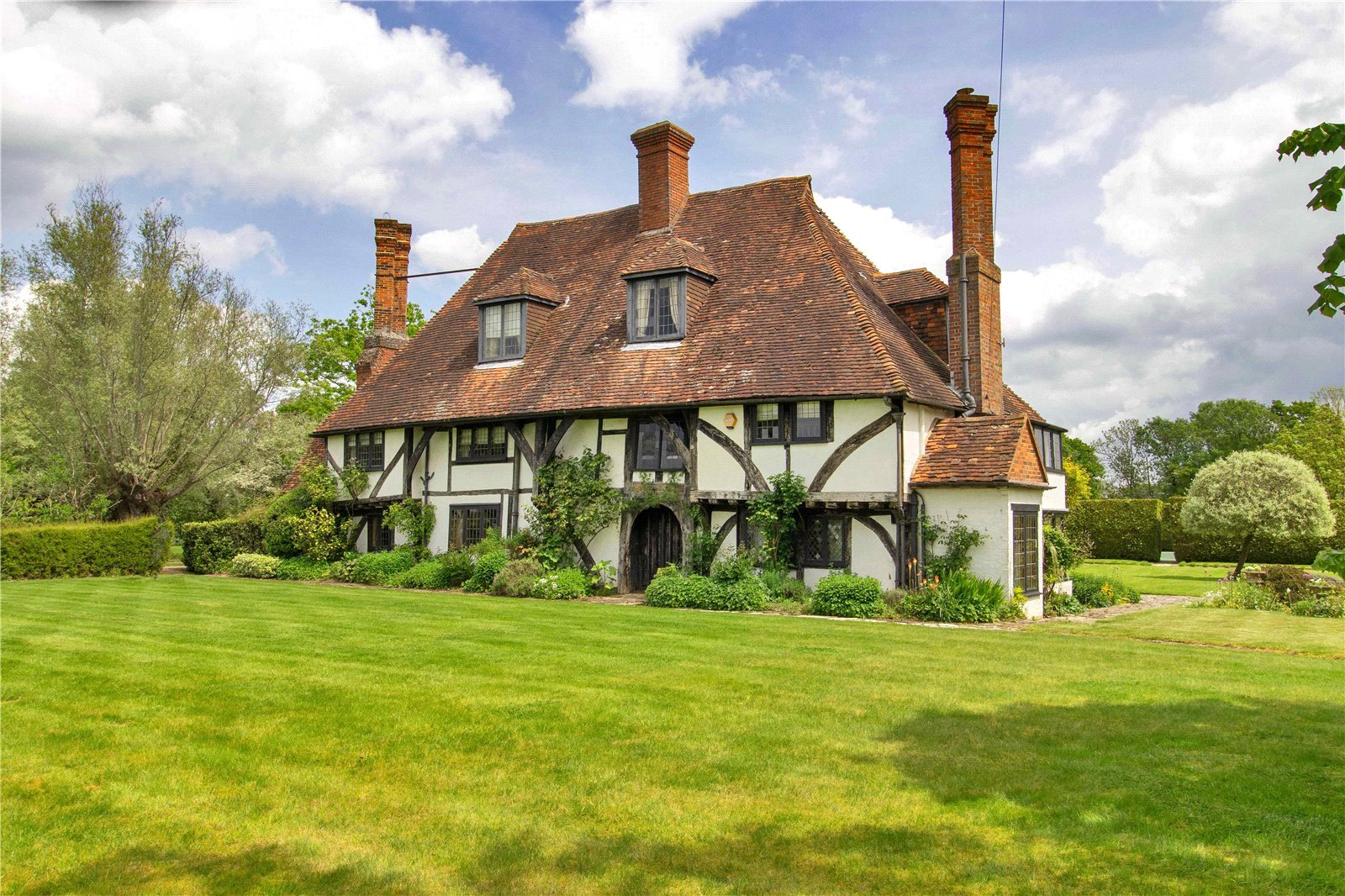 6 bedroom detached house for sale 0