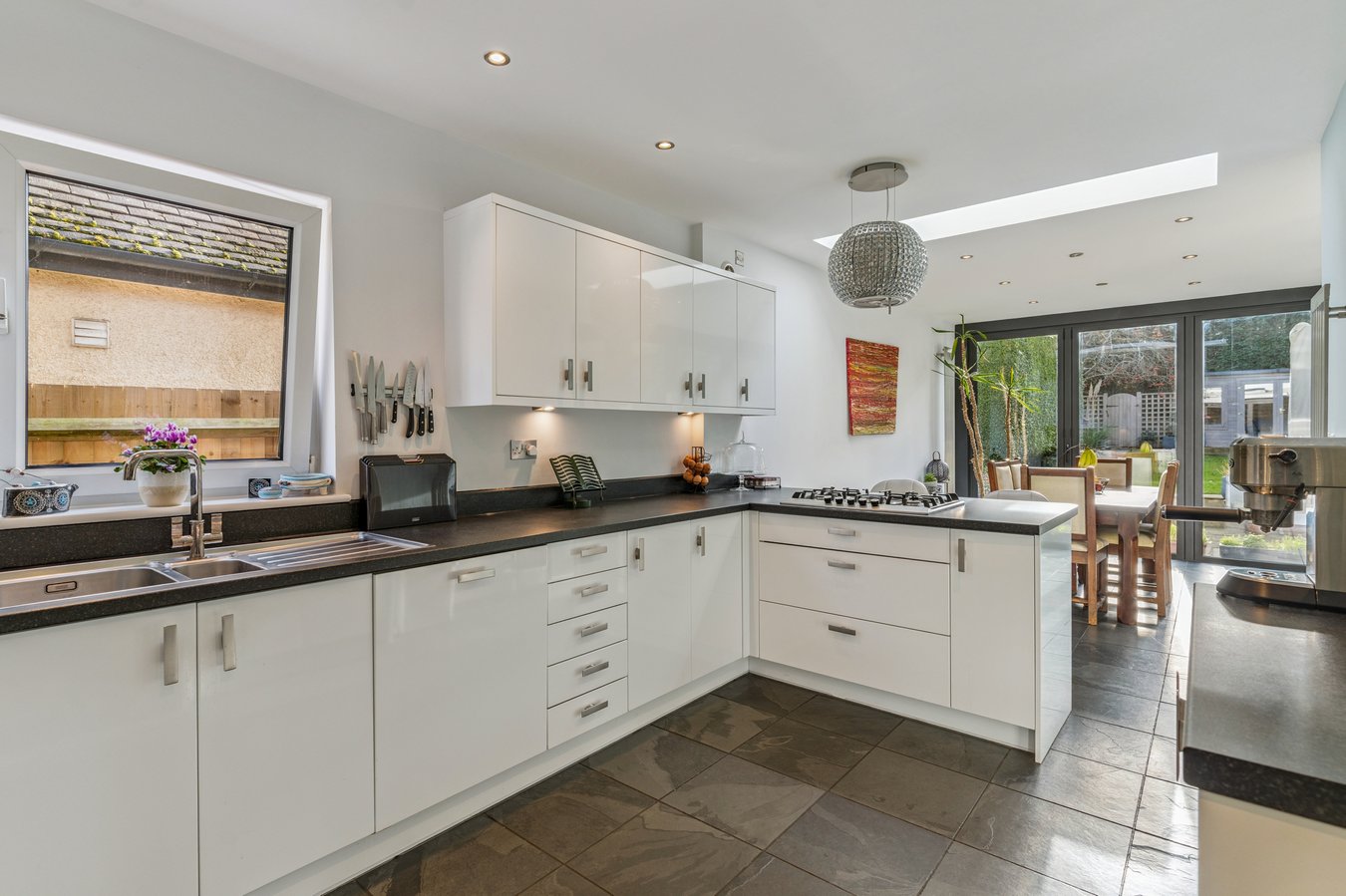 4 bedroom detached house for sale 0