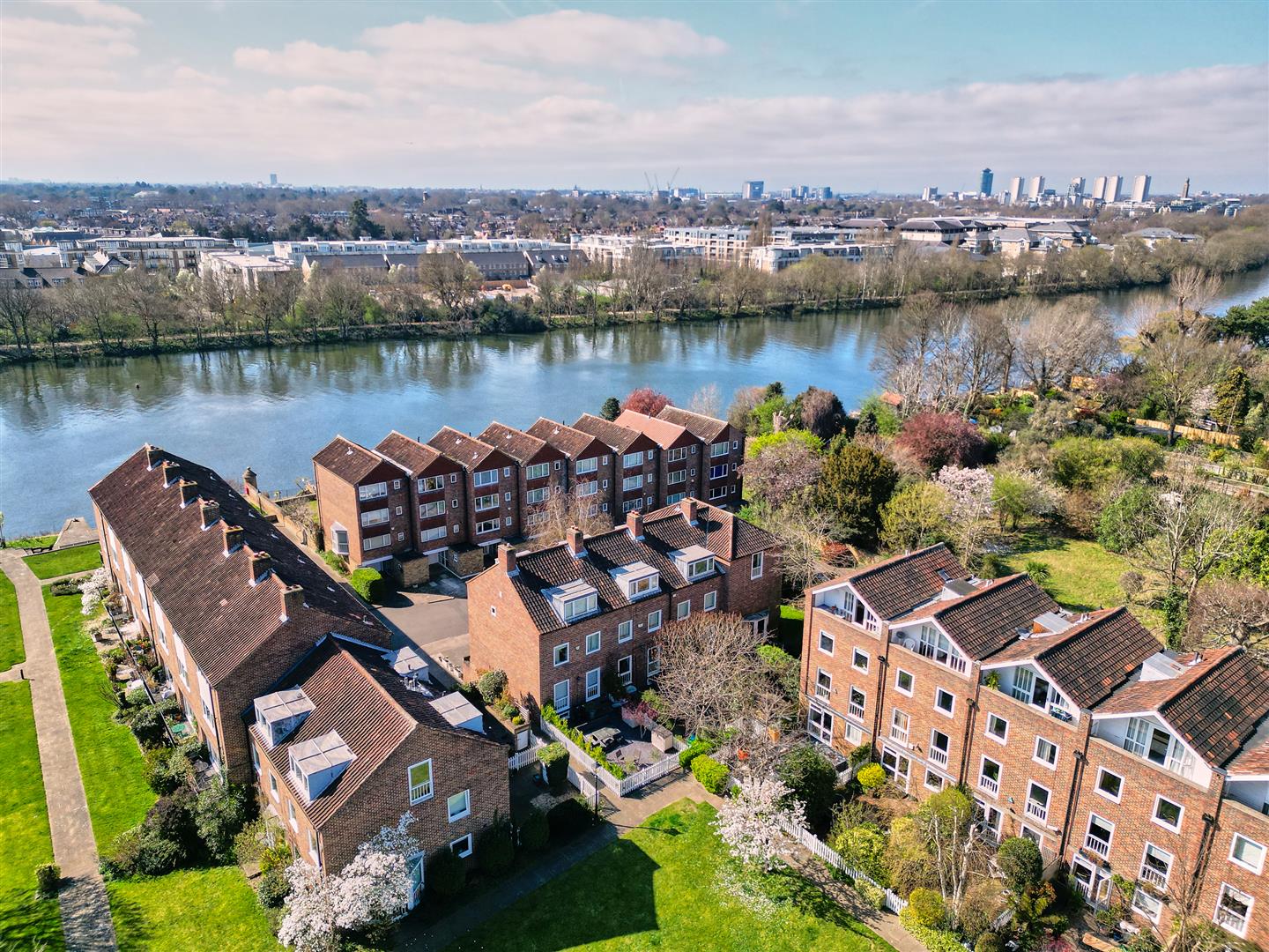 4 bedroom town house for sale 0