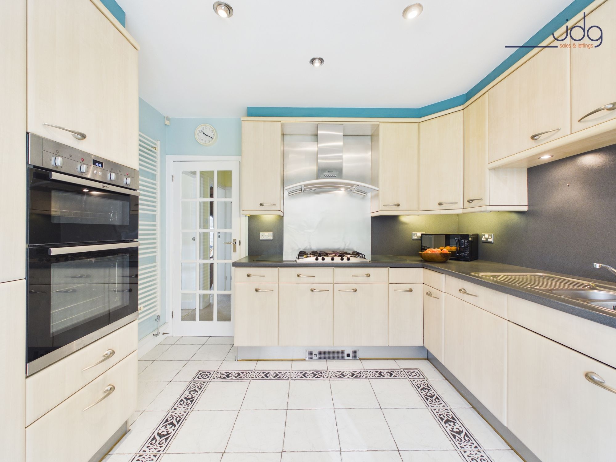 24 Hawthorn Avenue, Lancaster photo 3