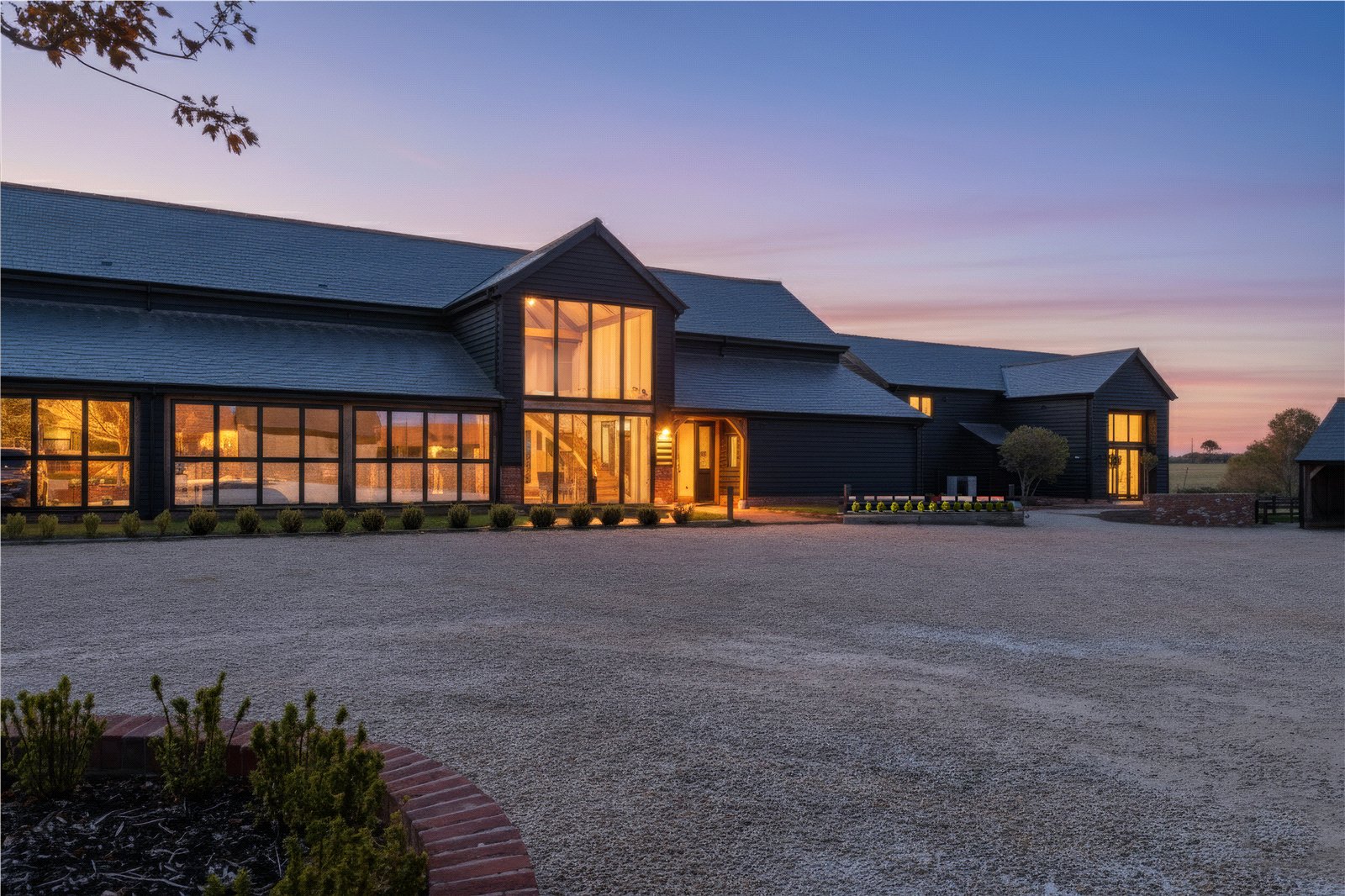 5 bedroom detached new house for sale 0