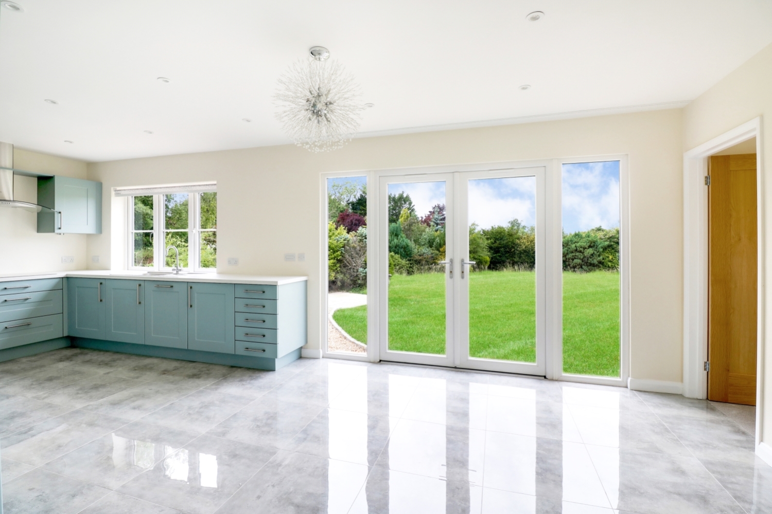 4 bedroom detached house for sale 0