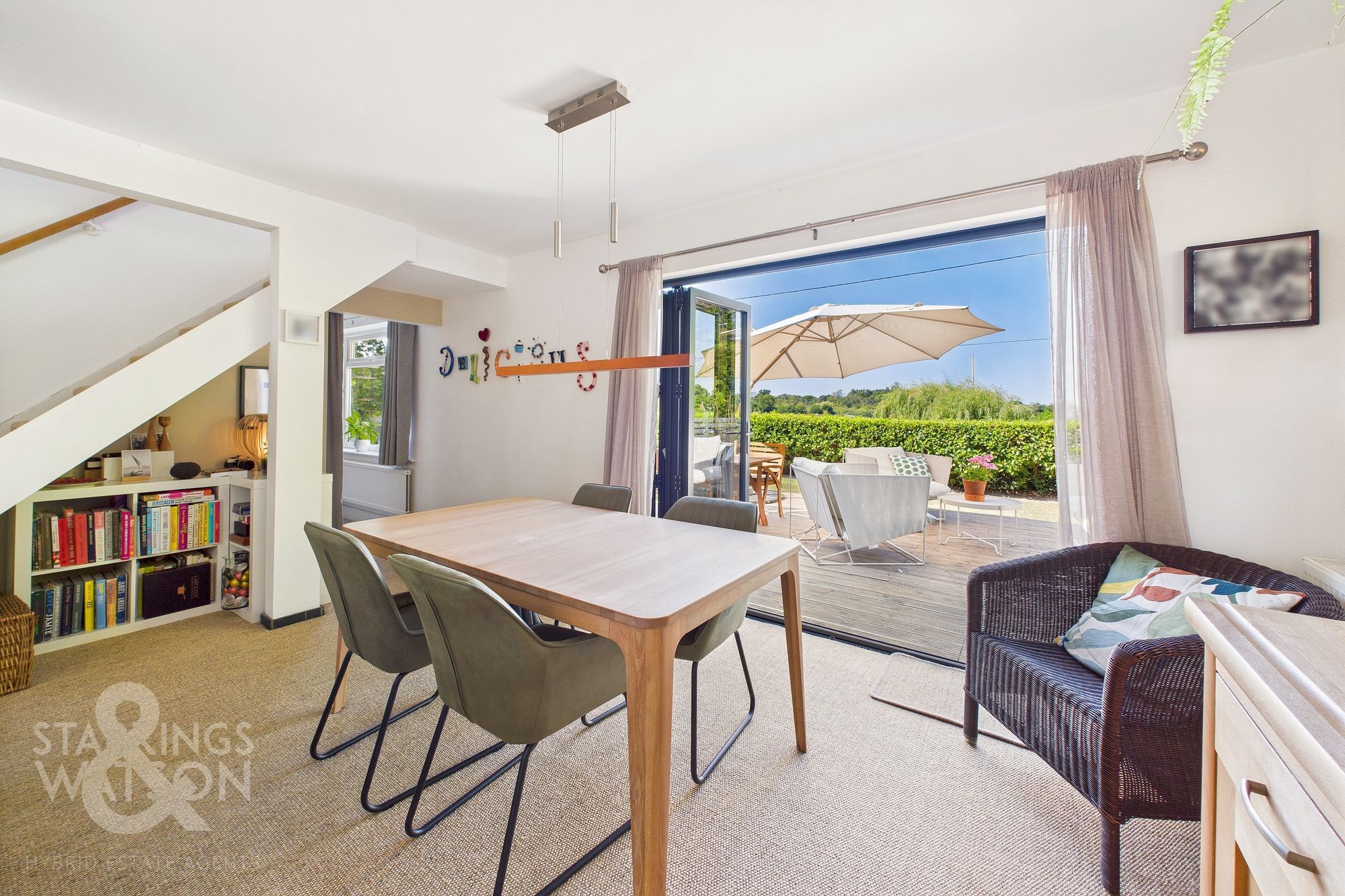 5 bedroom detached house for sale 0