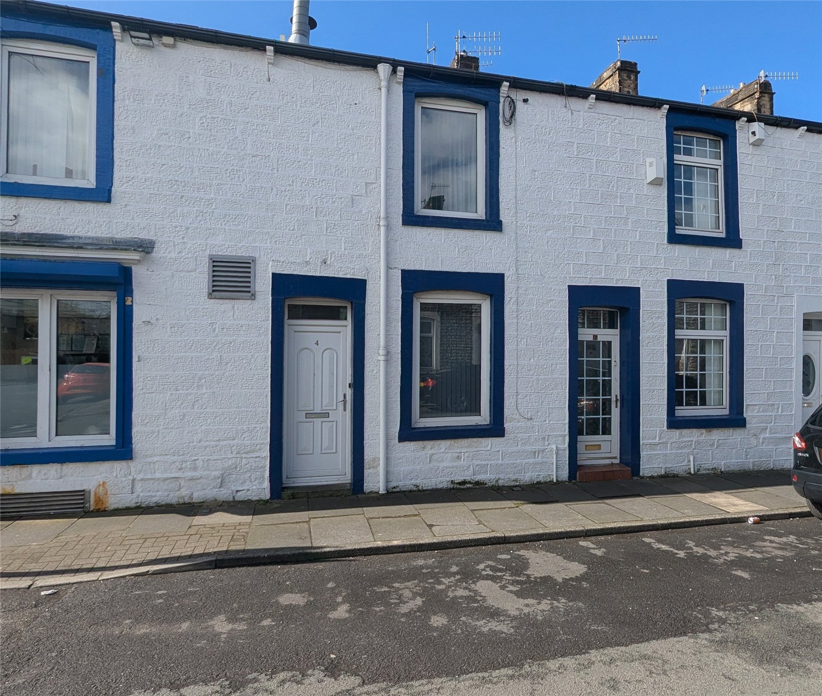 4 Towneley Street, Burnley, BB10 1UJ - listing photo