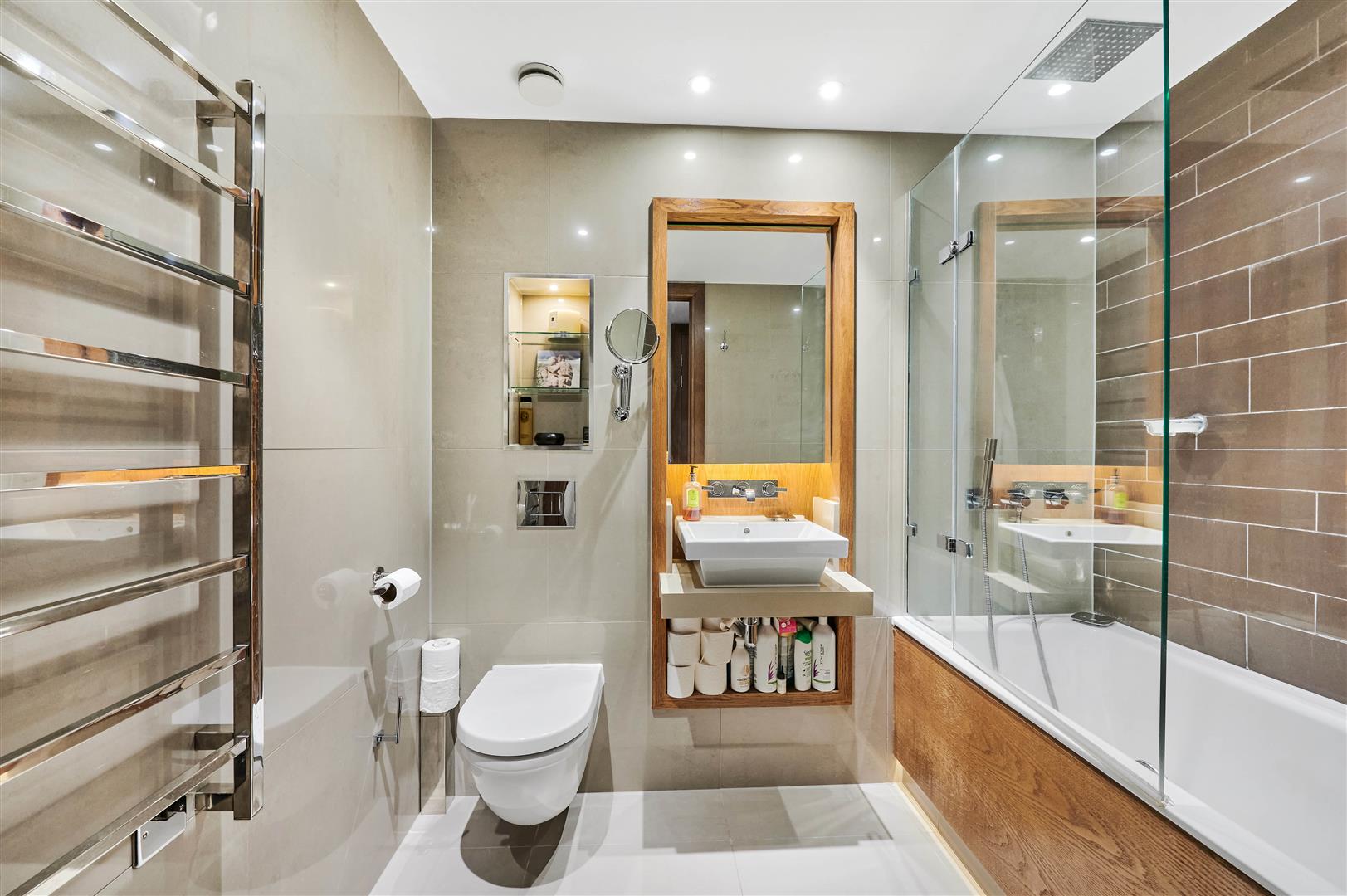 3 bedroom flat for sale 0