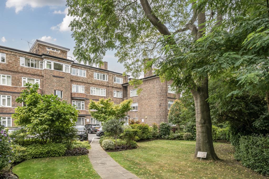 3 bedroom flat for sale 0