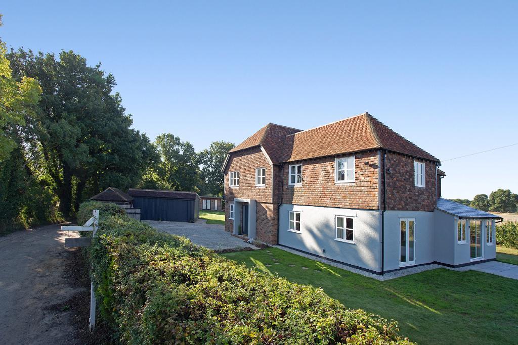 6 Bedroom Detached House For Sale - MillionPlus.com The Luxury Marketplace