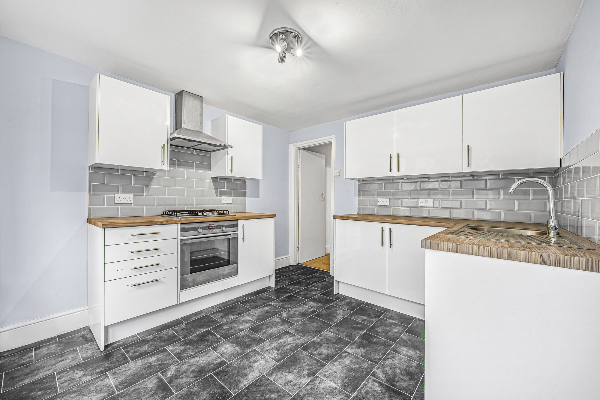 4 bedroom terraced house for sale 0