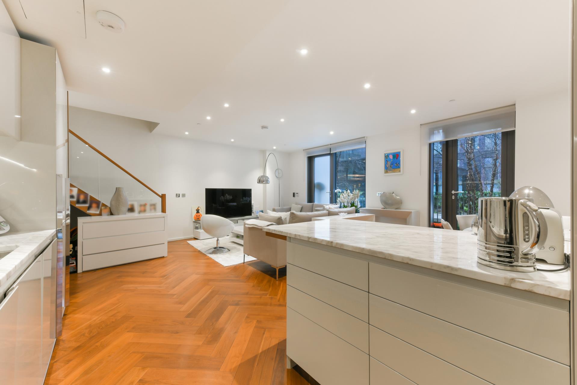 3 bedroom flat for sale 0