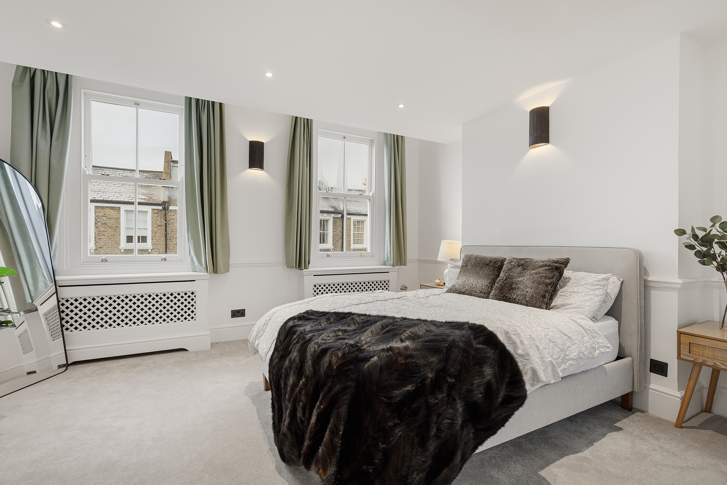 4 bedroom town house for sale 0