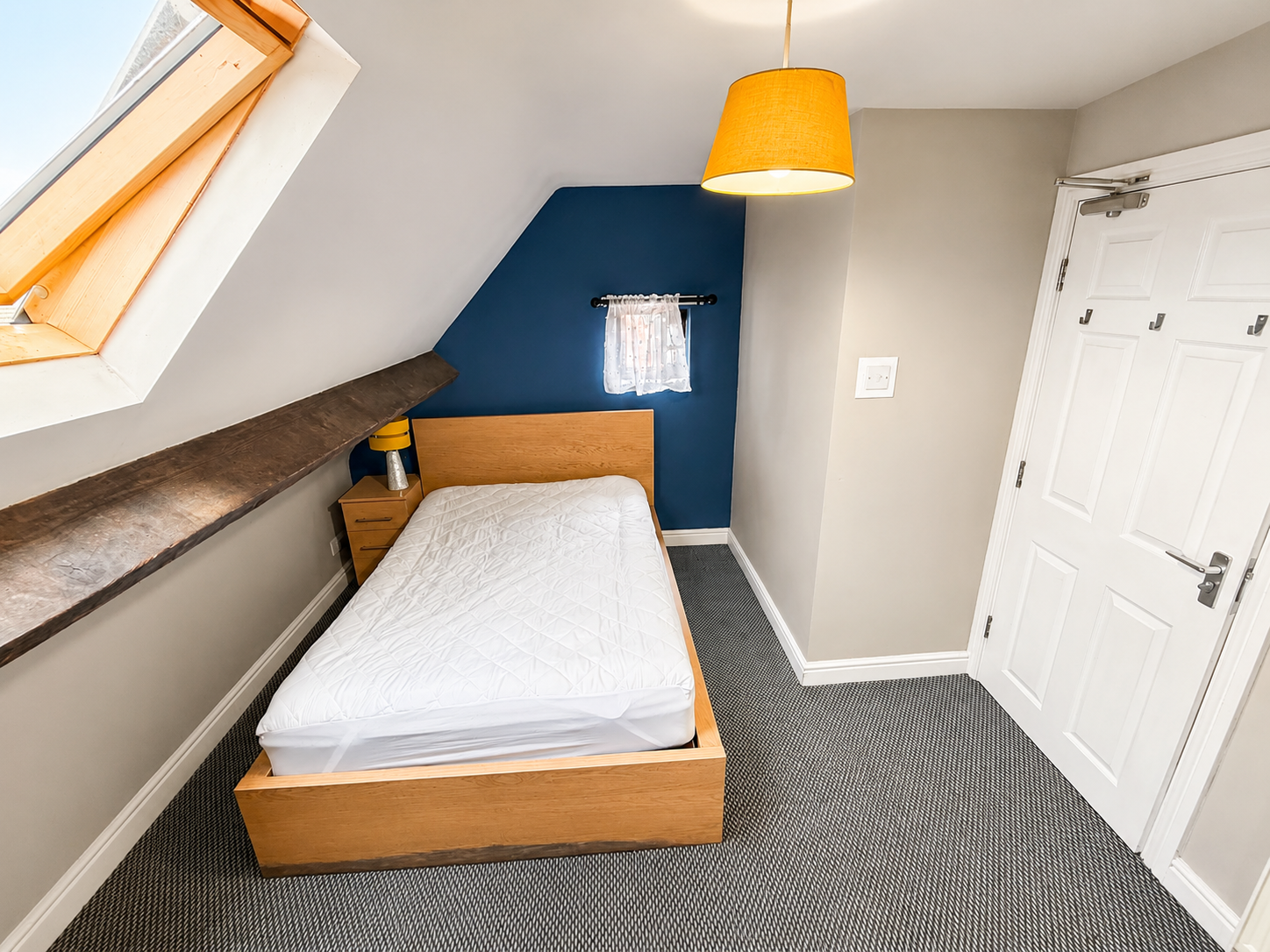 Room 4, 2 Swan Street, Doncaster photo 4