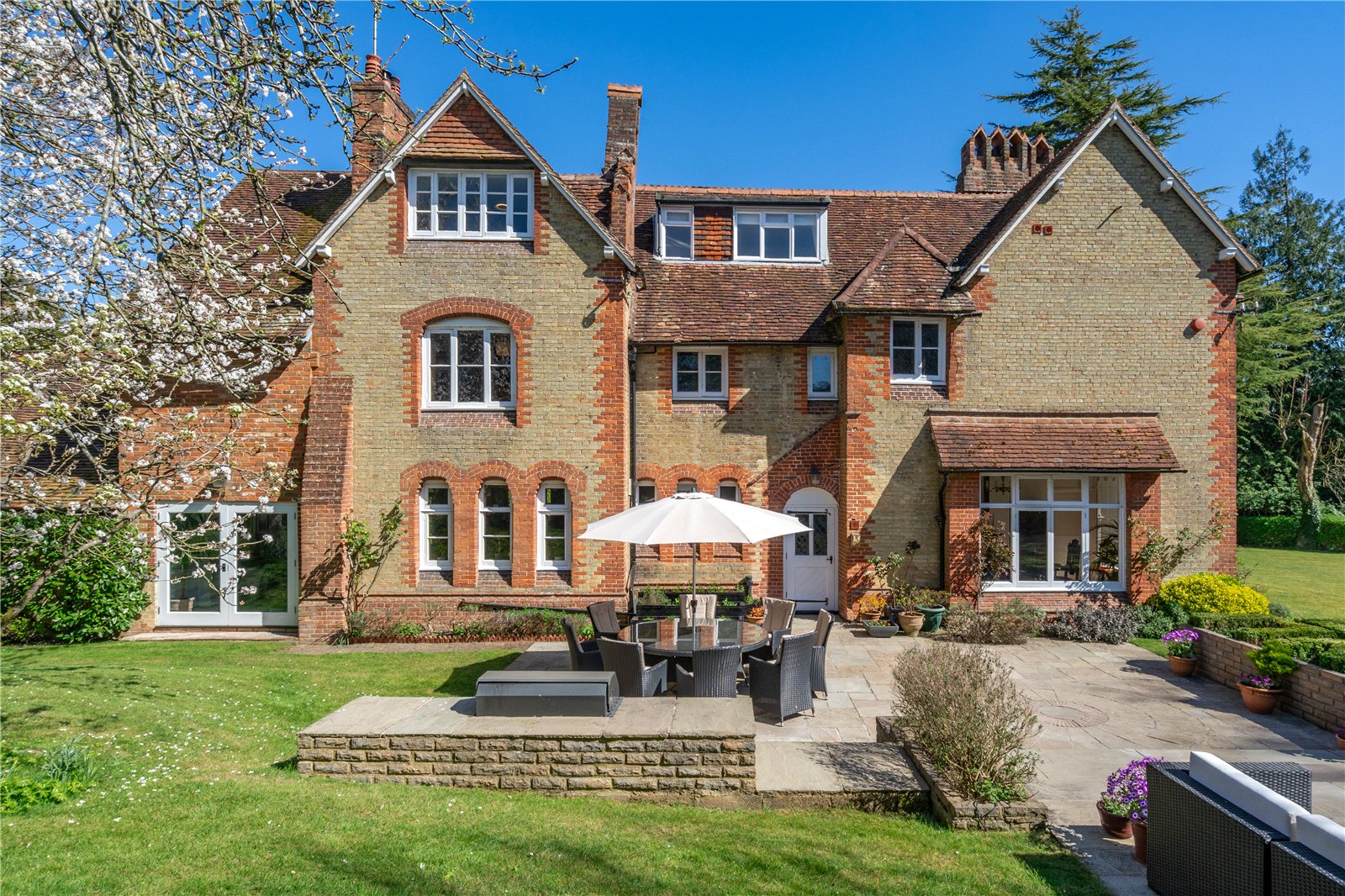 7 bedroom detached house for sale 0