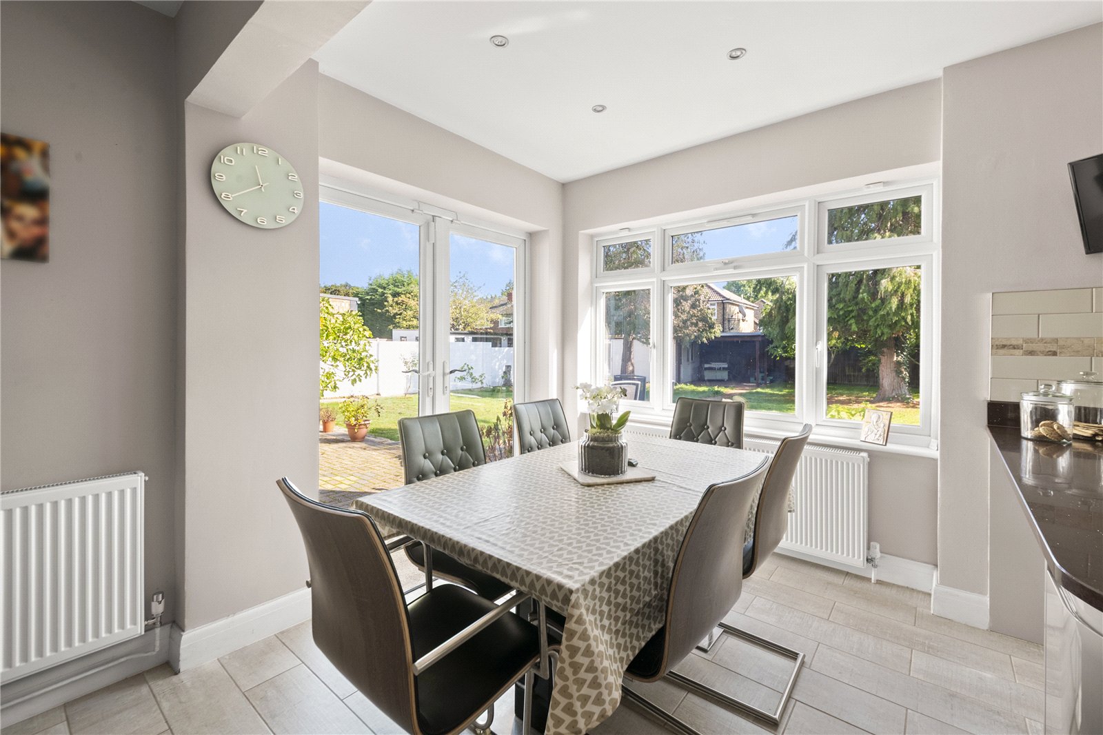 7 bedroom bungalow for sale 0