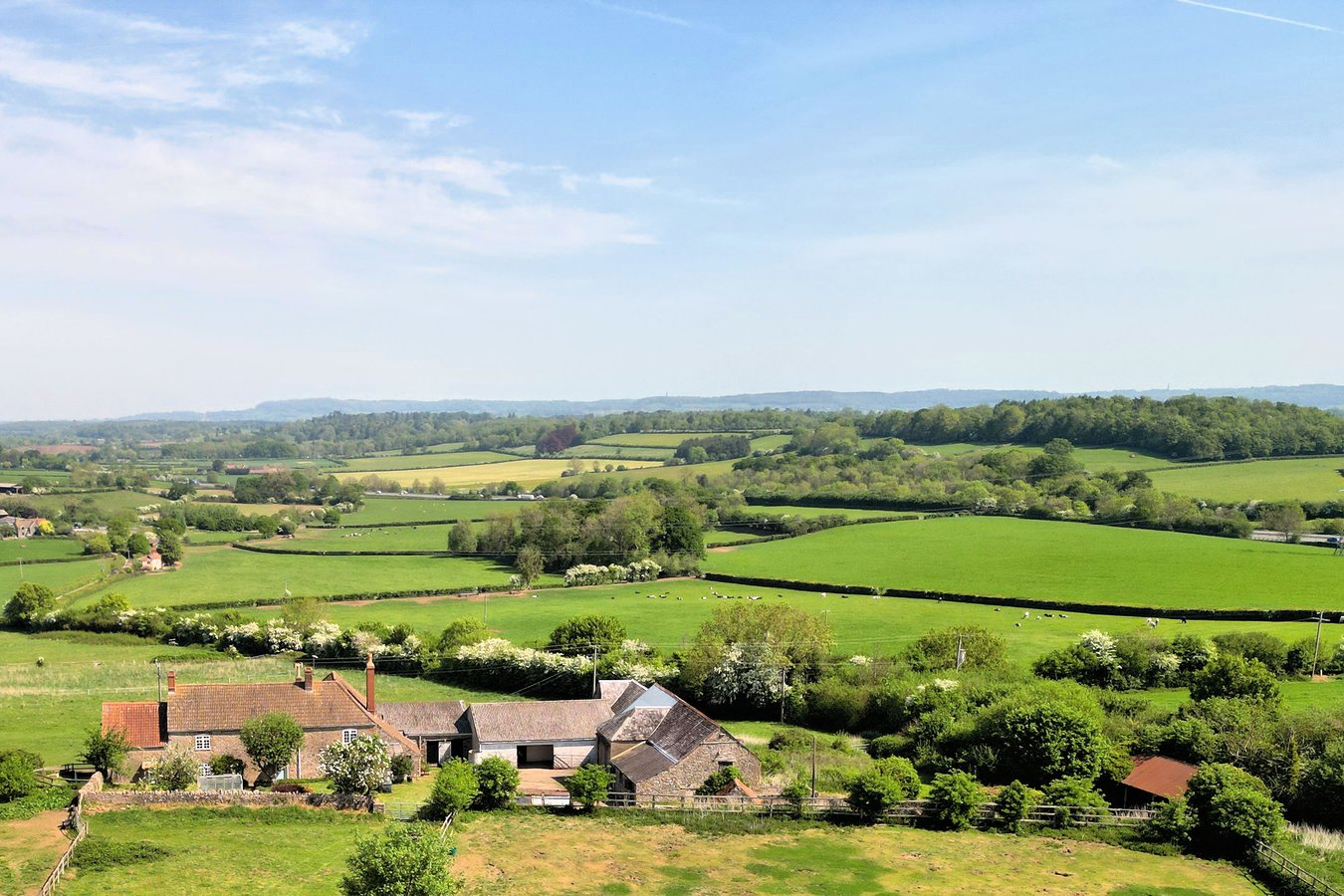 6 bedroom detached house for sale 0