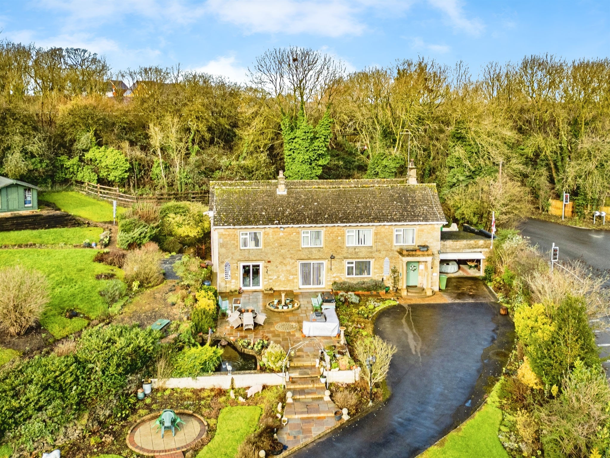 14 bedroom detached house for sale 0