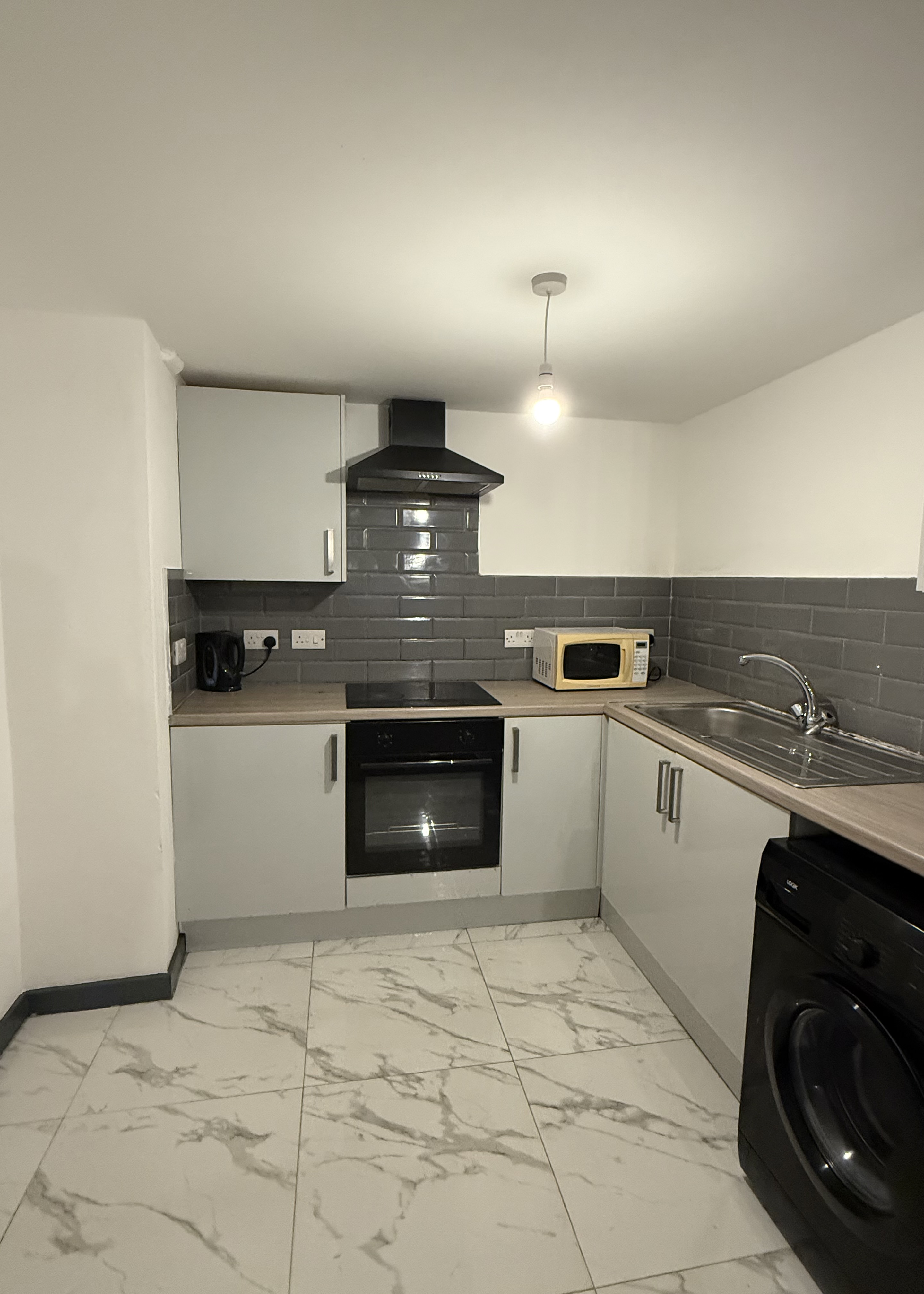 9 Mashud House, Roscoe Street, Oldham photo 5