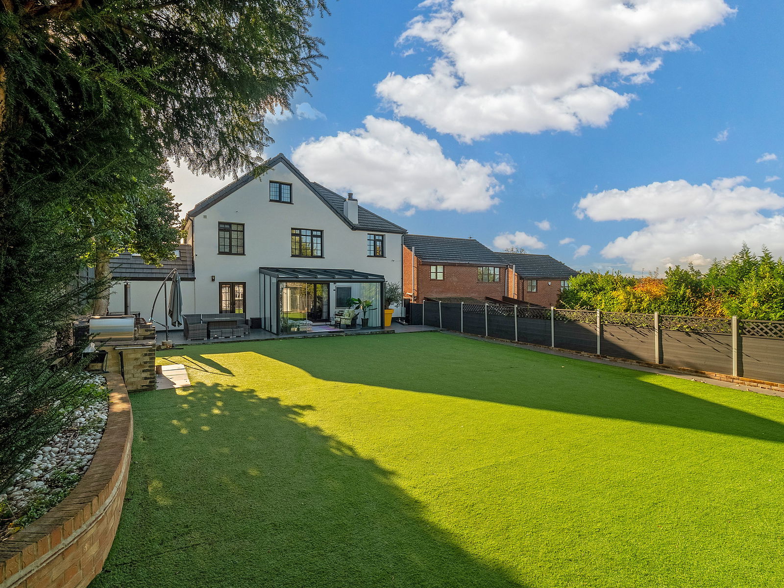 5 bedroom detached house for sale 0