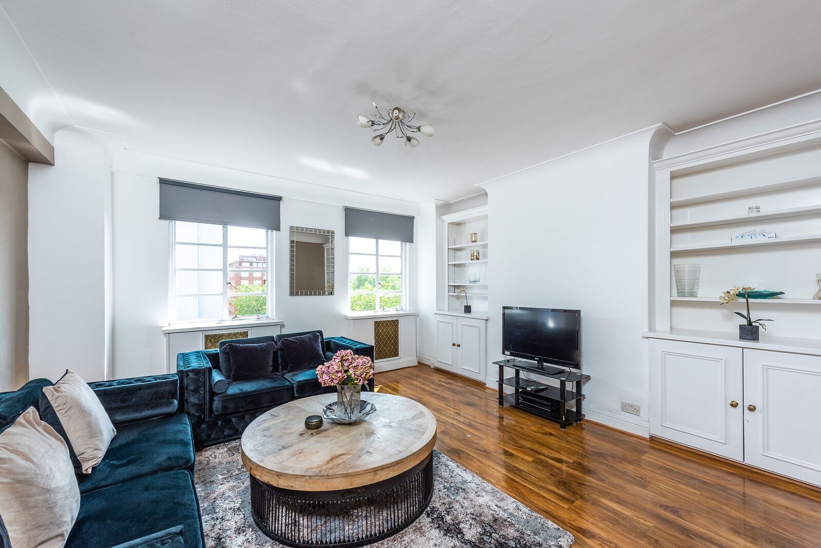 1-bed flat on Sloane Street, Knightsbridge, £8,000/mo