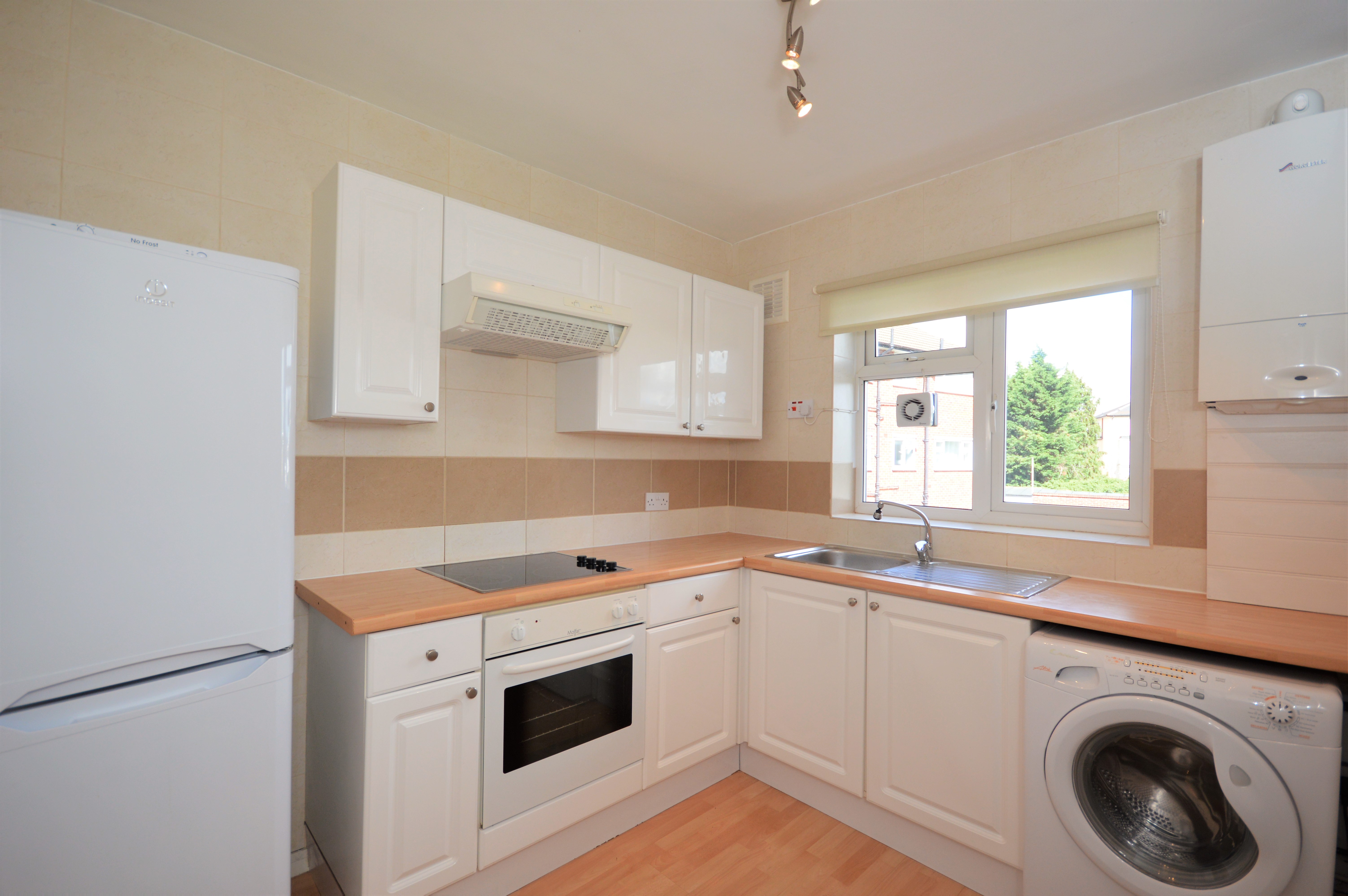 Russell court, Oakhill crescent , Surbiton photo 4