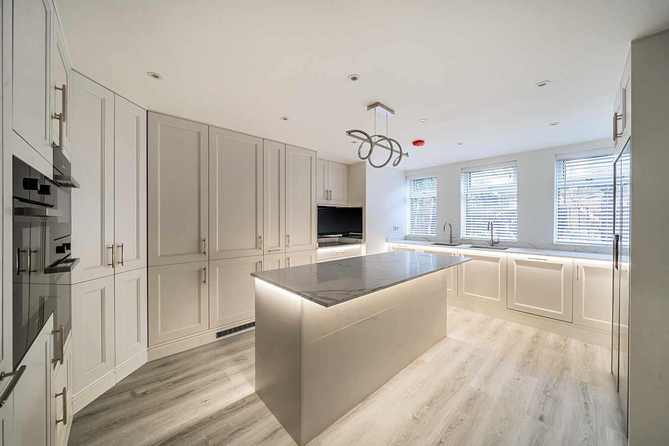 4 bedroom detached house for sale in Banstead