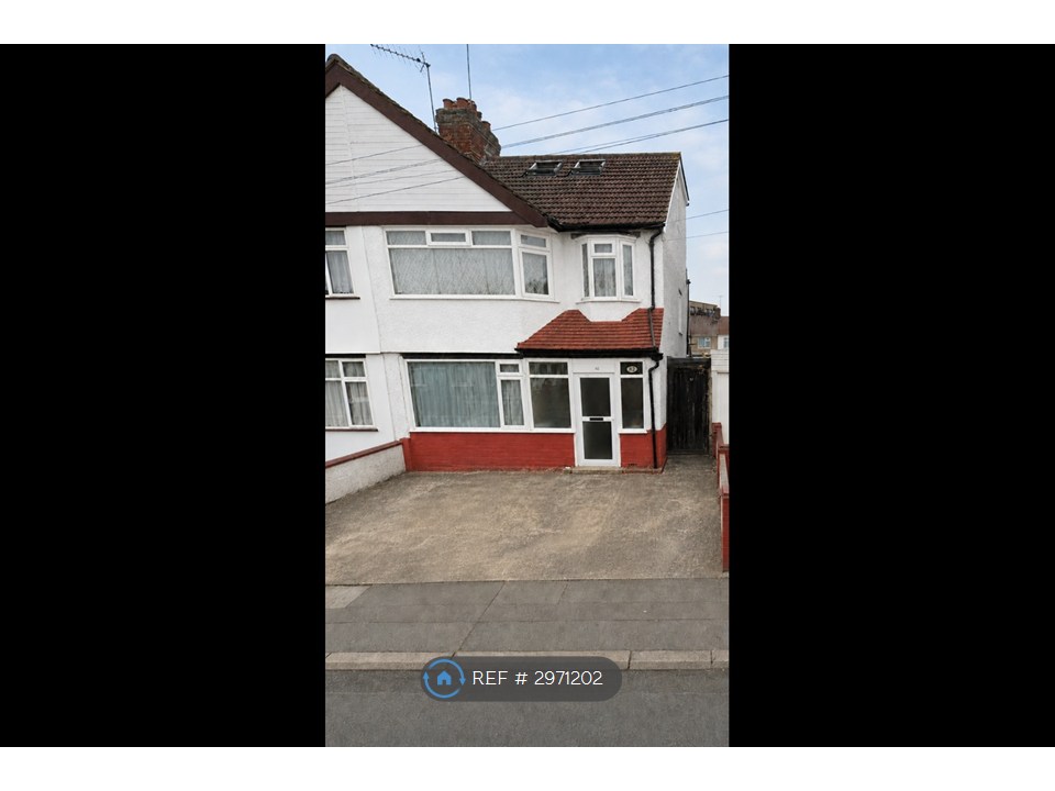 Stanley Park Drive, Wembley photo 5