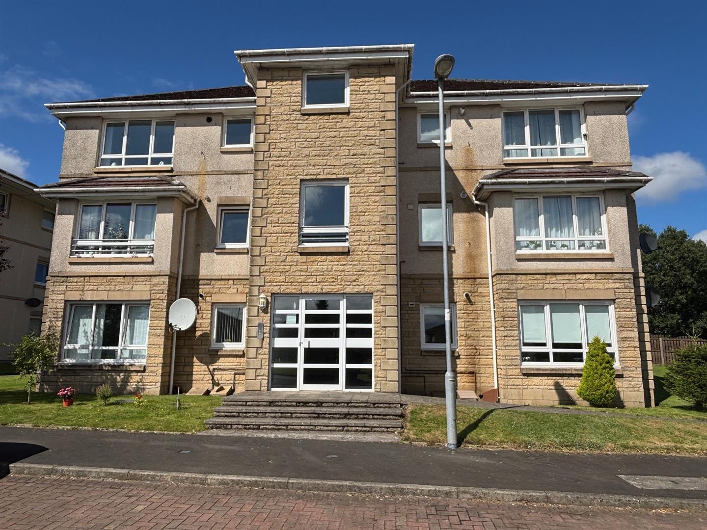 16, Millhall Court, Plains photo 2