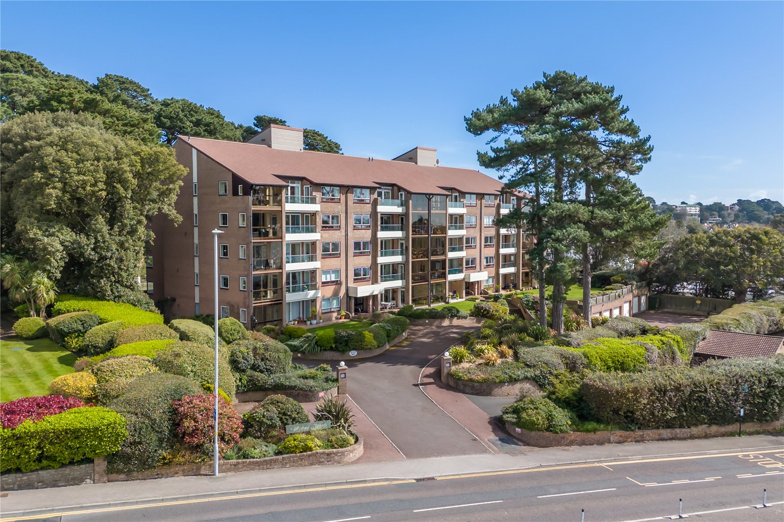 3 bedroom flat for sale 0