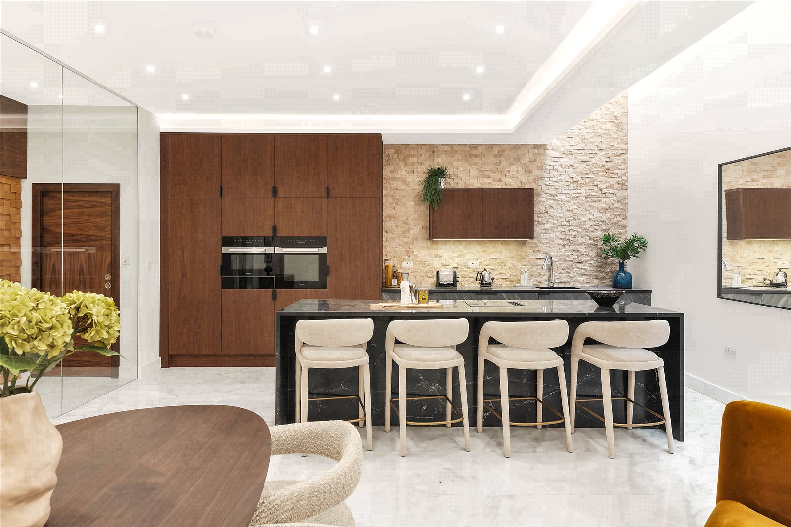 3 bedroom mews new house for sale 0