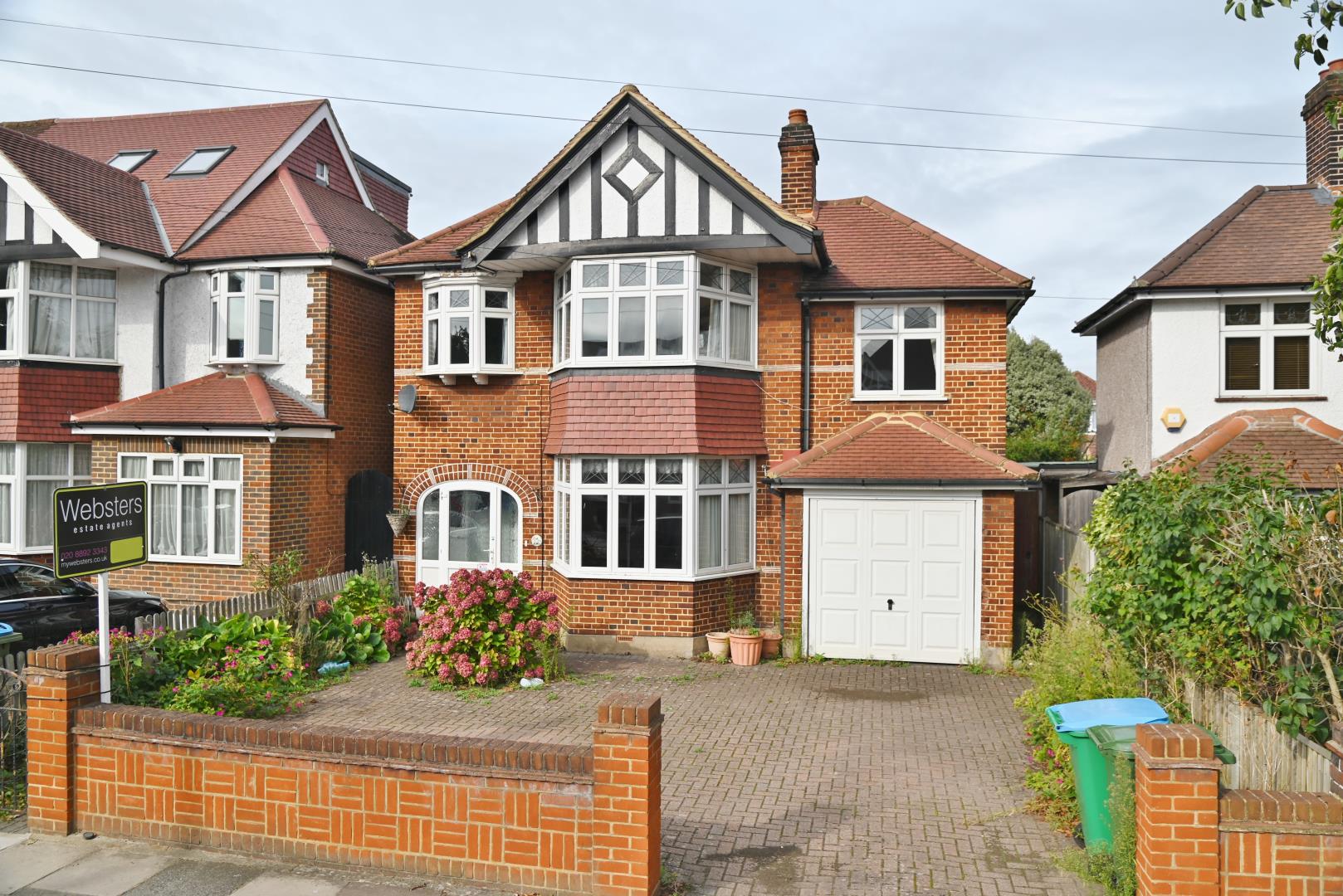 4 bedroom detached house for sale 0