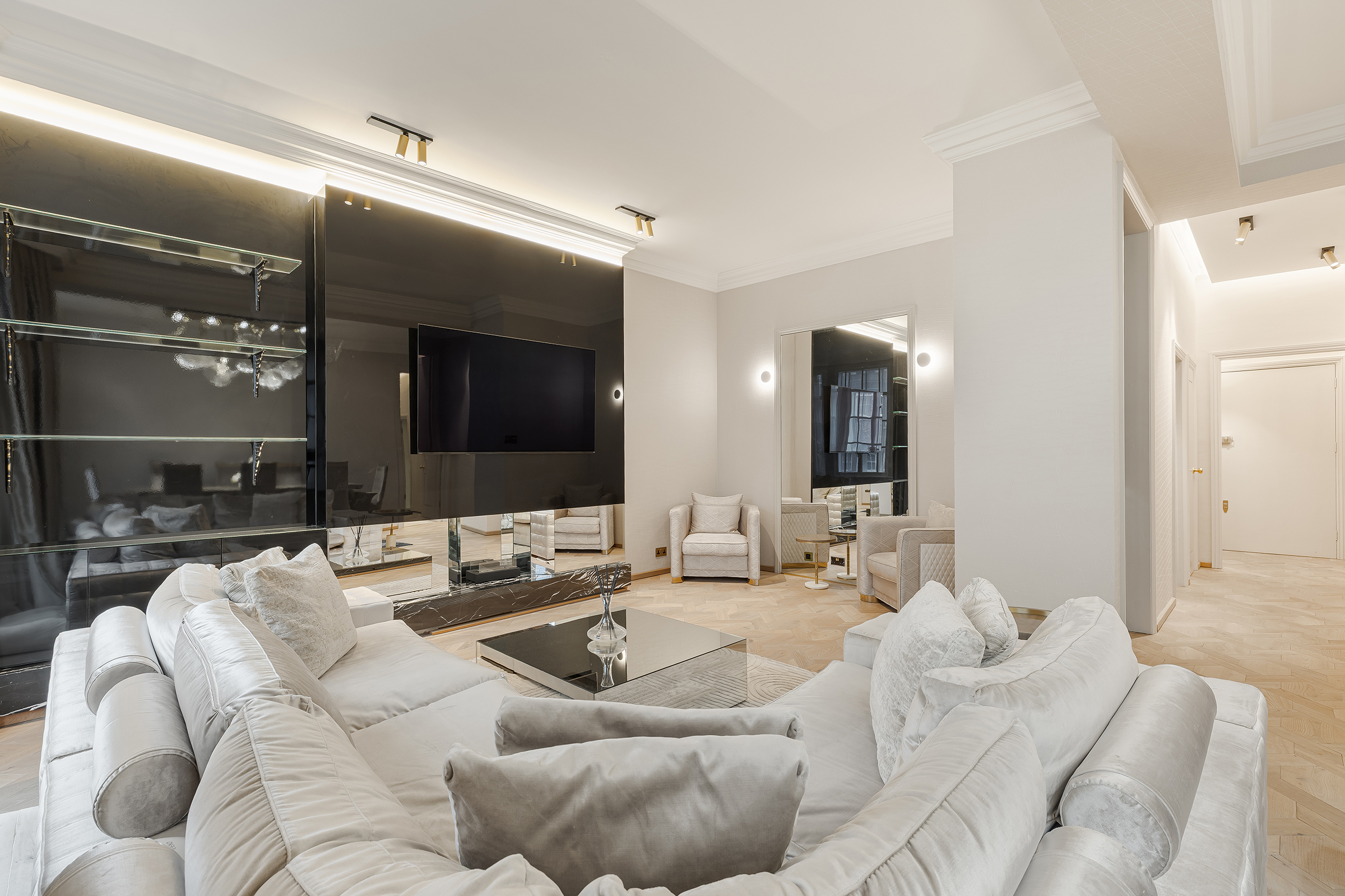 2 bedroom flat for sale 0