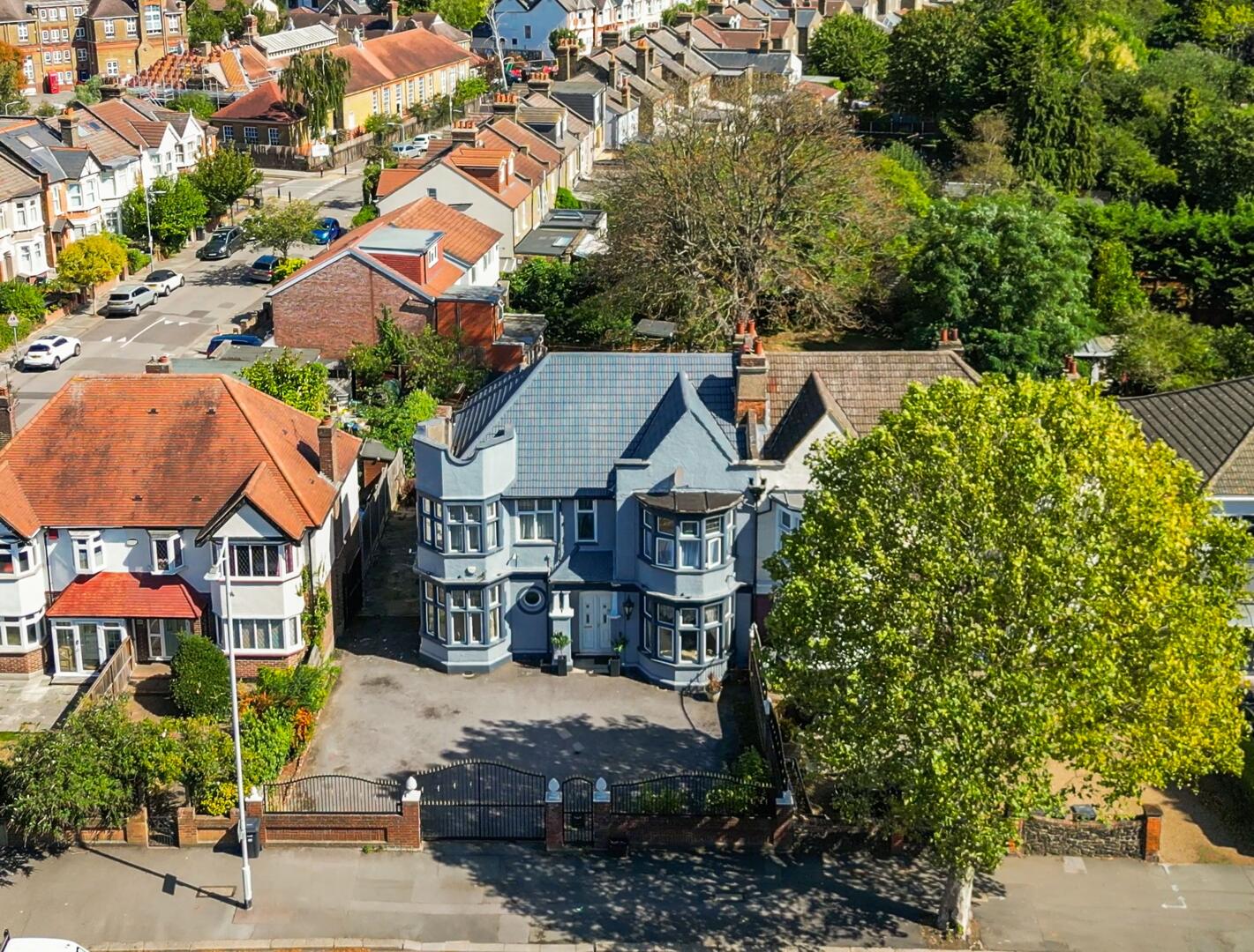 5 bedroom property for sale 0