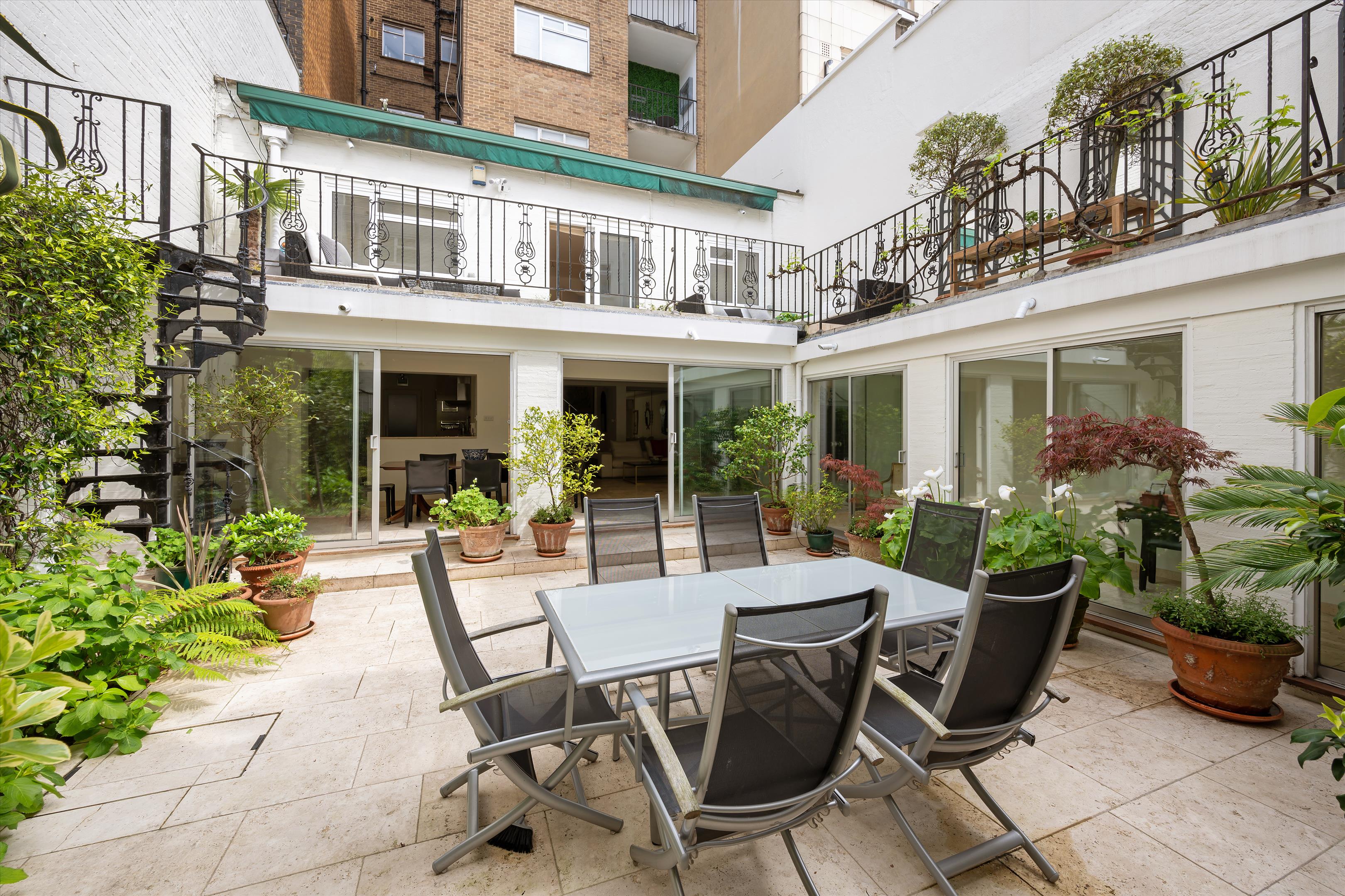 3 bedroom flat for sale 0