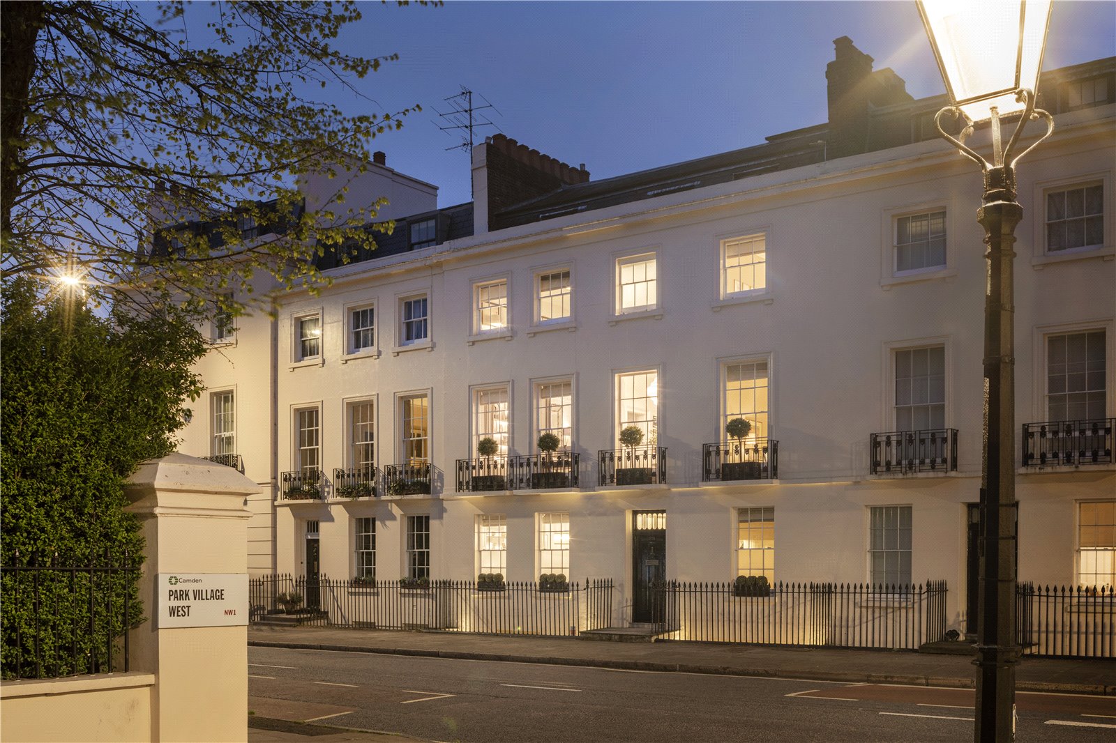 5 bedroom semi-detached house for sale