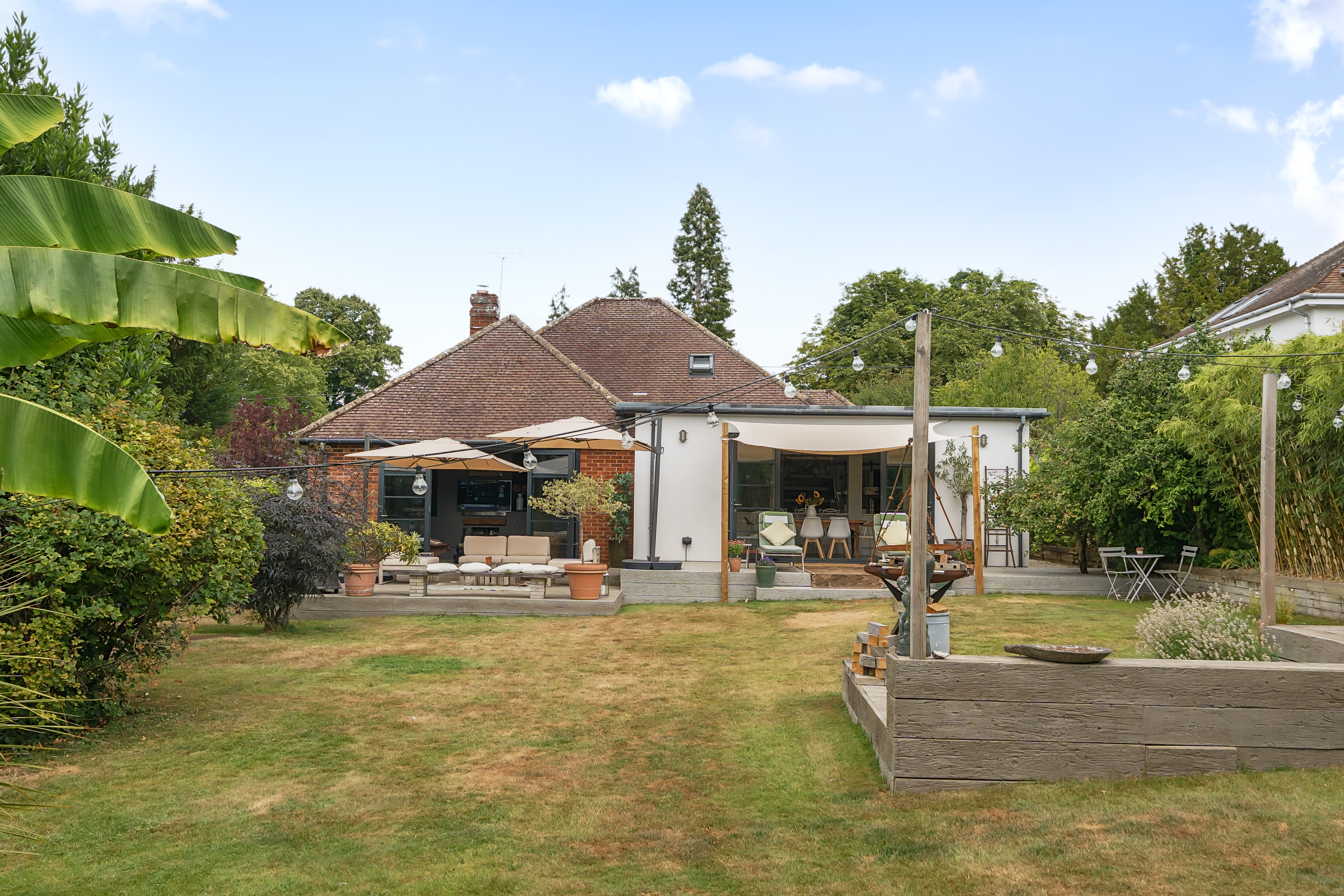 4 bedroom detached bungalow for sale 0