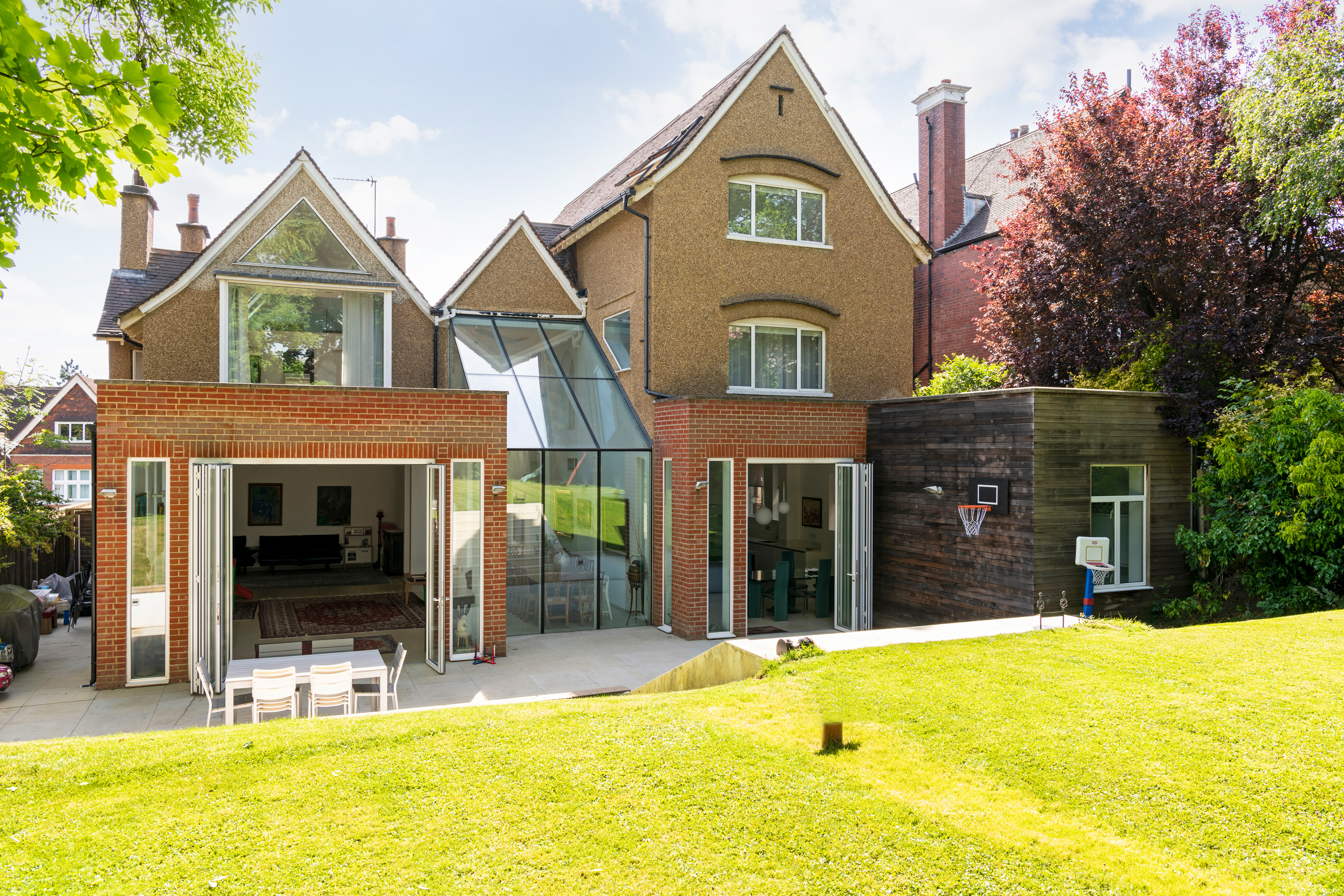 6 bedroom detached house for sale 0
