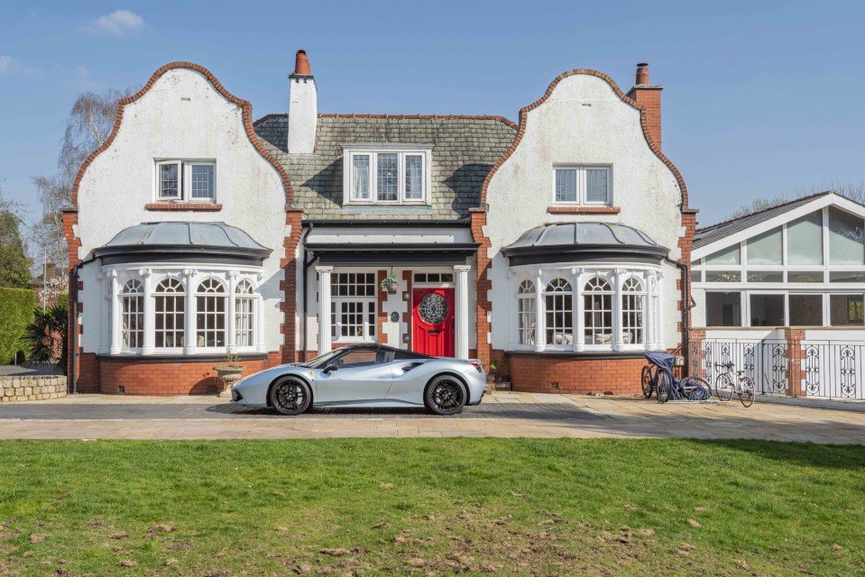 6-bed house on Merlwood, 97 Junction Road, Bolton, £5,000/mo