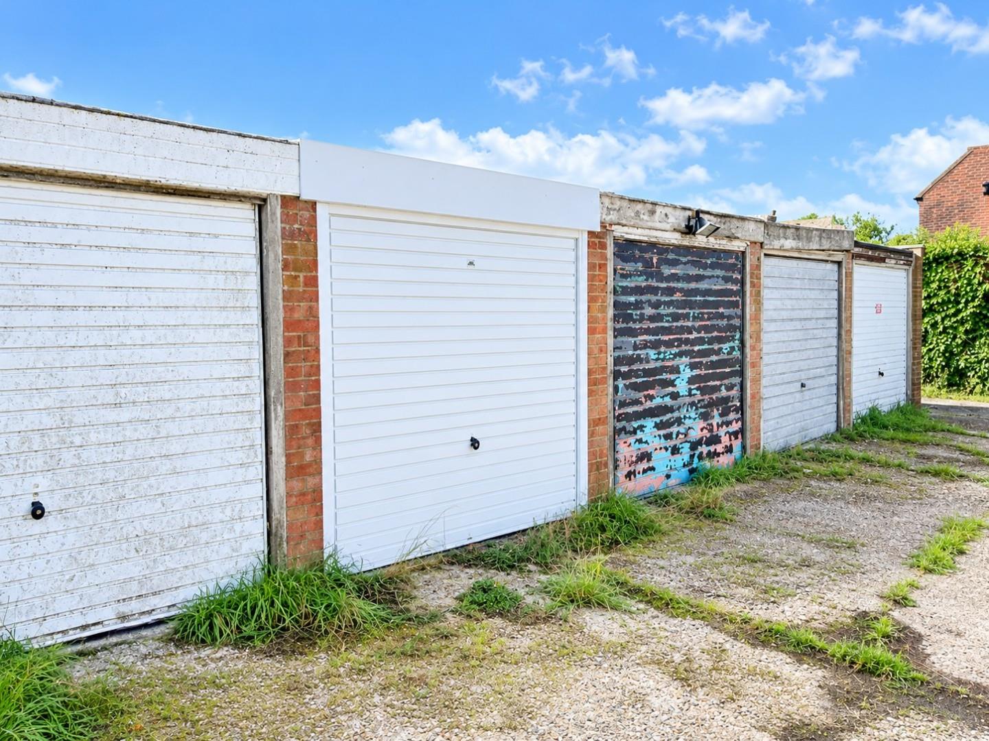 Garage, Freshbrook Road, Lancing photo 5