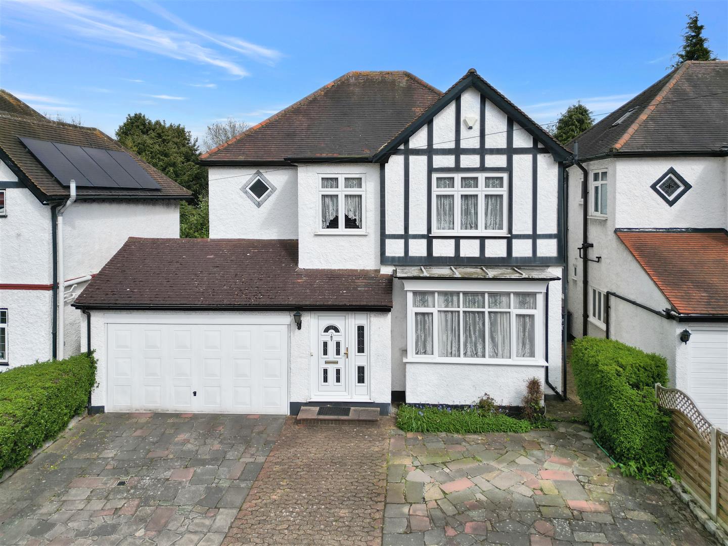 4 bedroom detached house for sale 0